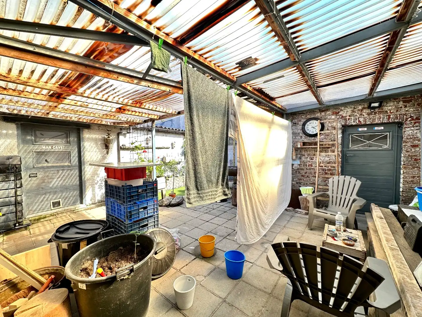 Ruime gezinswoning met 3 slaapkamers, garage en zonnig terras in een rustige buurt van Tongeren foto 7