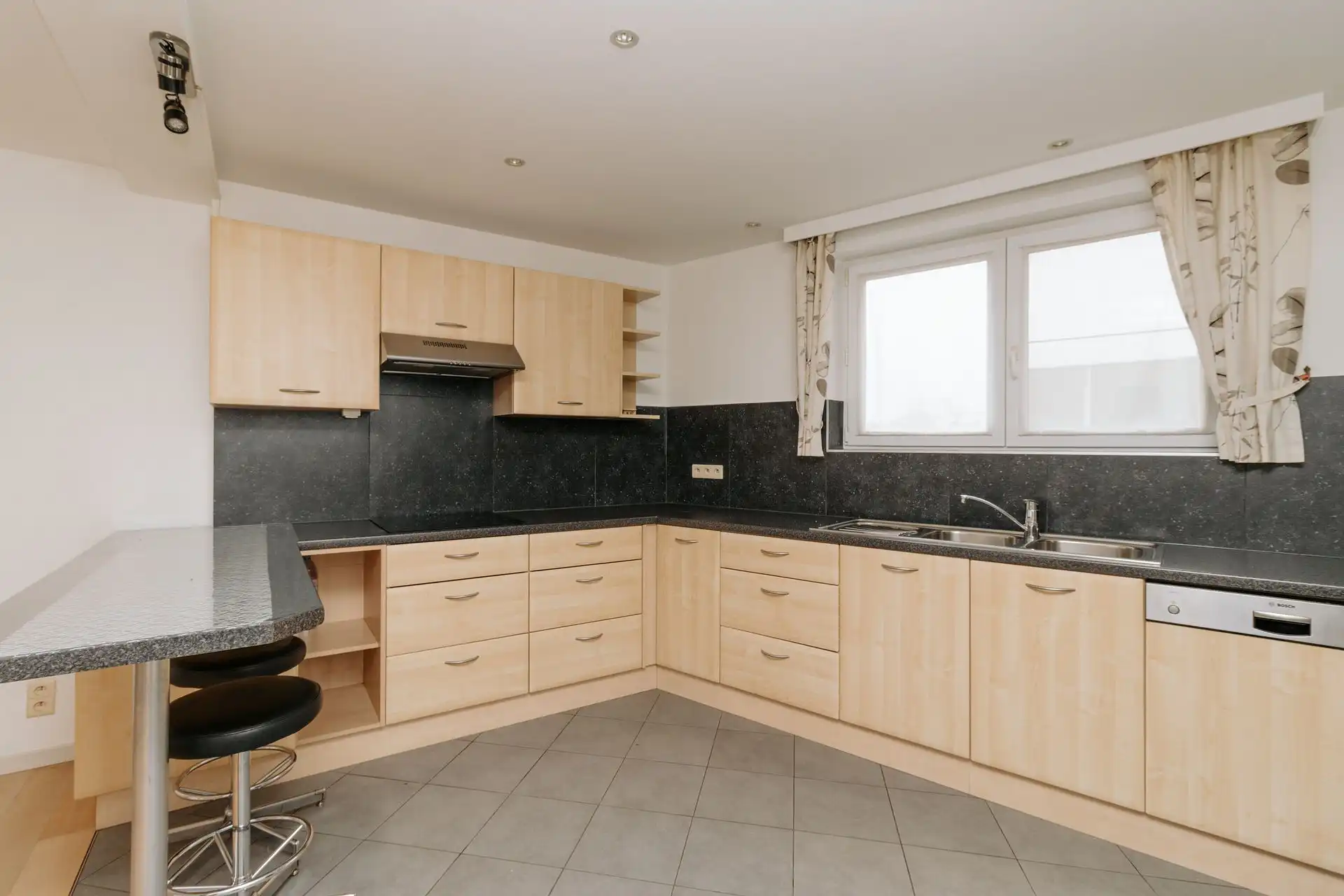 Lichtrijk appartement nabij Runcvoortpark foto 8