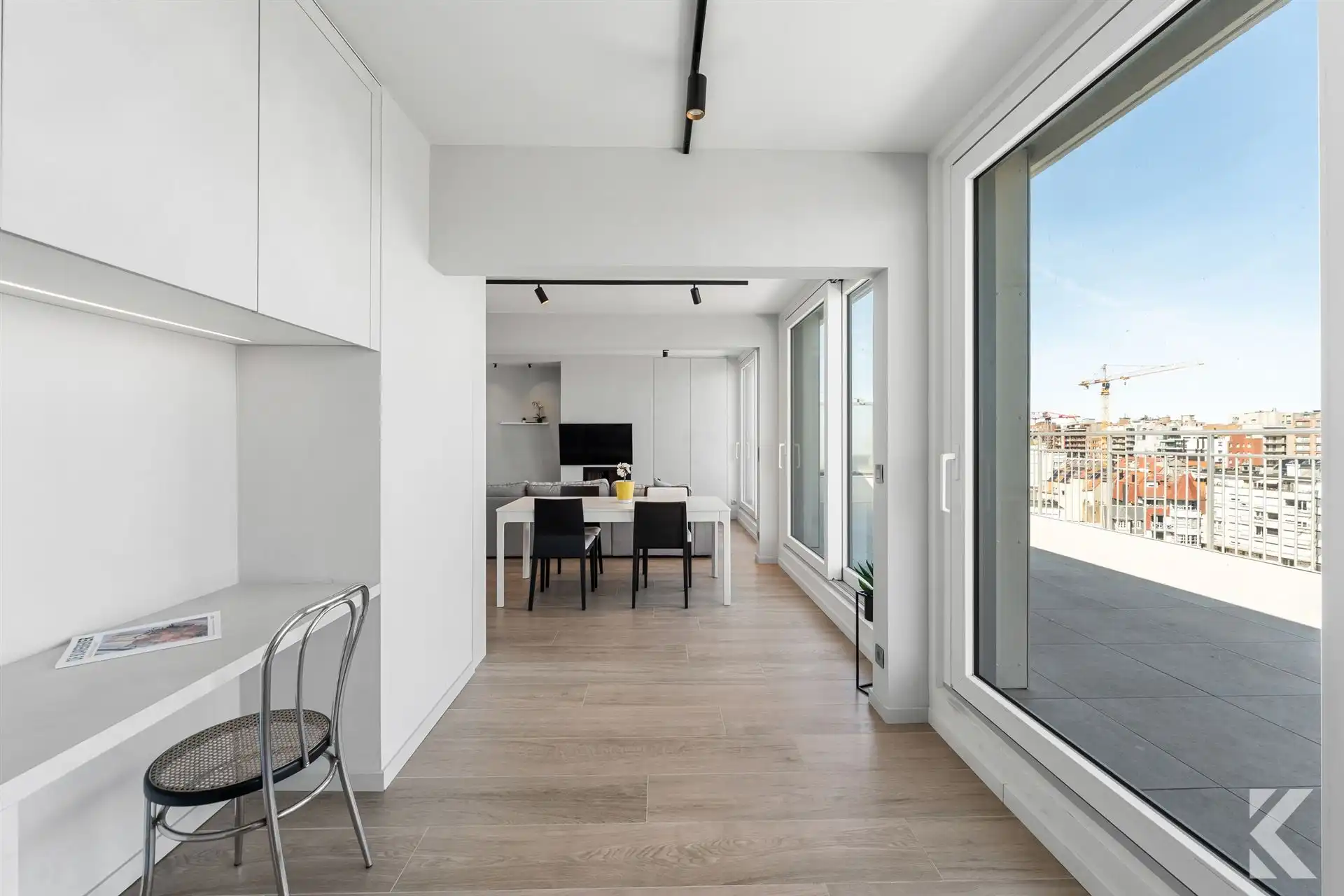 Gerenoveerde penthouse, 65 m2 terrassen, panoramisch zicht foto 8