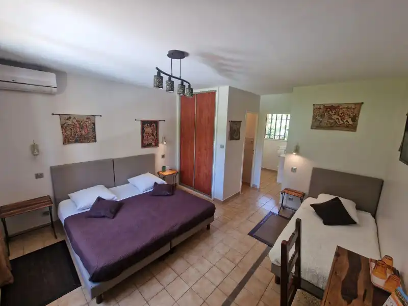 Villa omgevormd tot B&B met vijf mooie kamers en studio in een prachtige en groene omgeving in Carcasonne foto 14