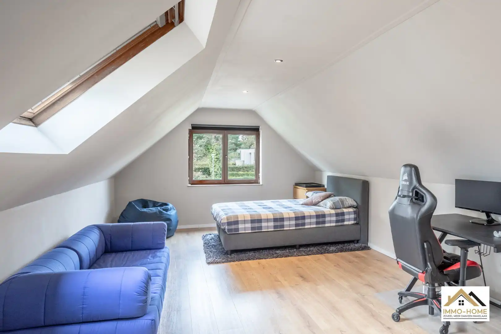 Gerenoveerde ruime gezinswoning met tuin en dubbele garage! foto 19