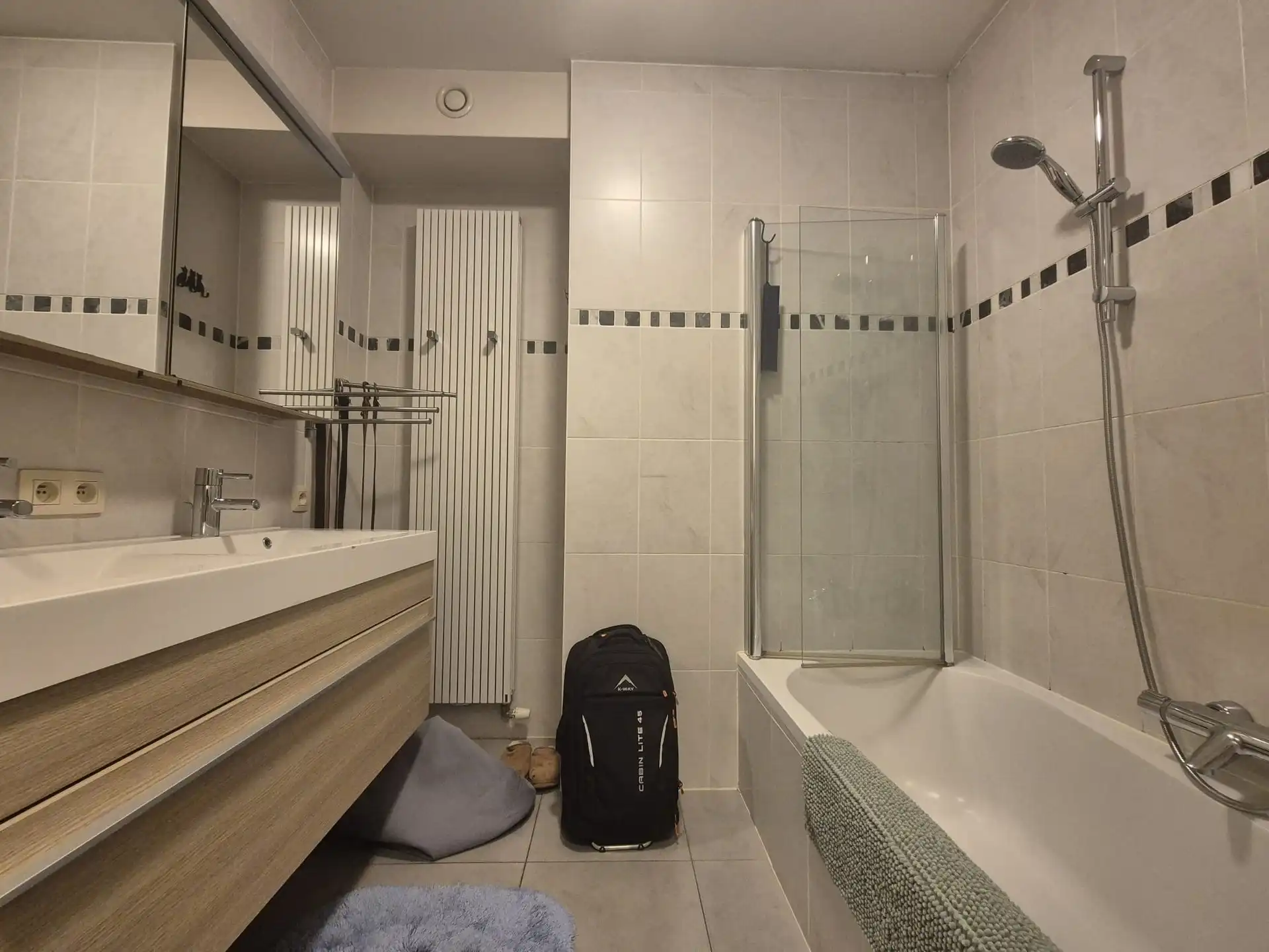 Ruim gelijkvloers villa appartement gelegen in afgesloten residentie.  foto 18