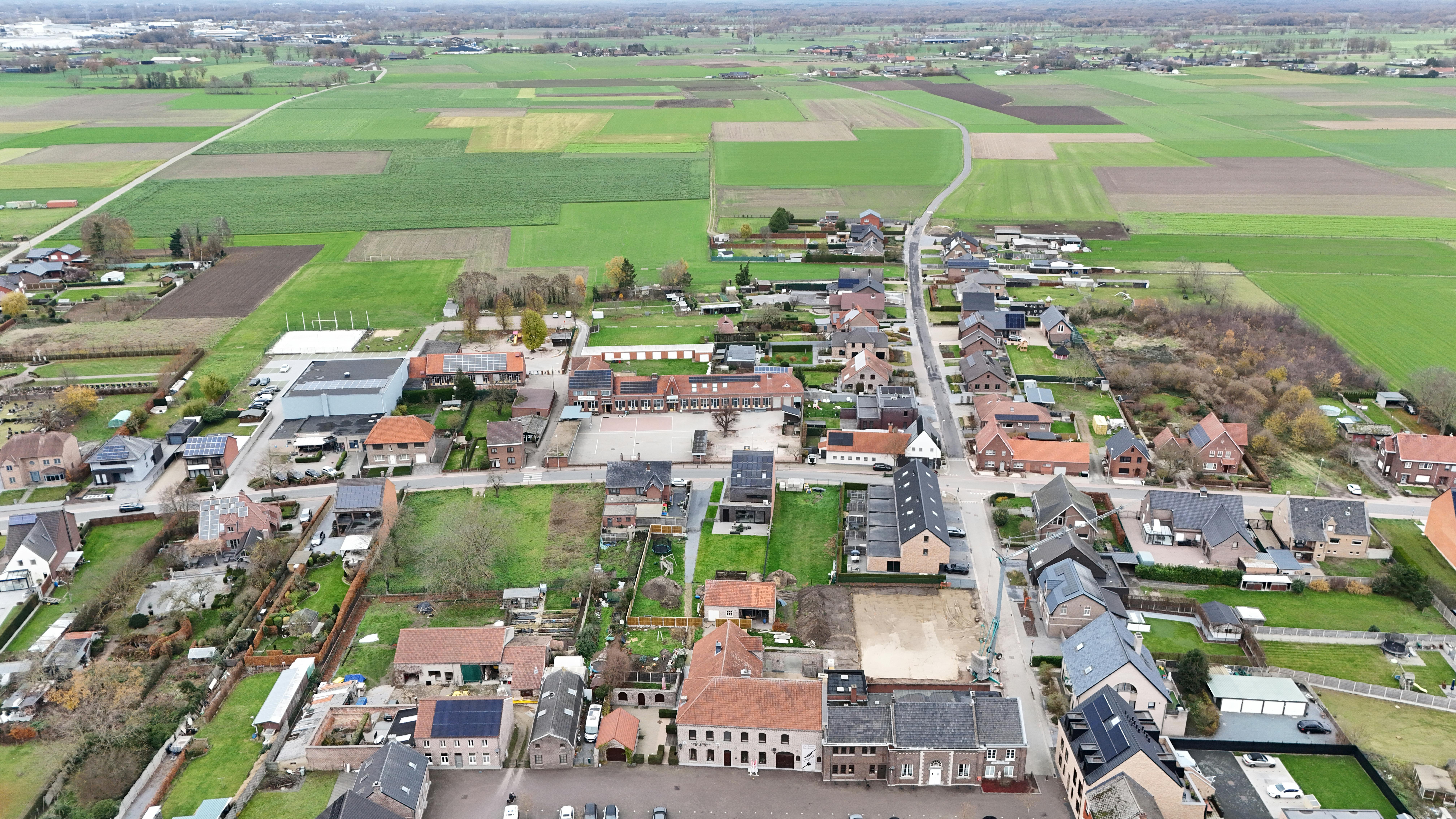 Handelshuis met café en feestzaal + bouwgrond te koop in Tongerlo  foto 42