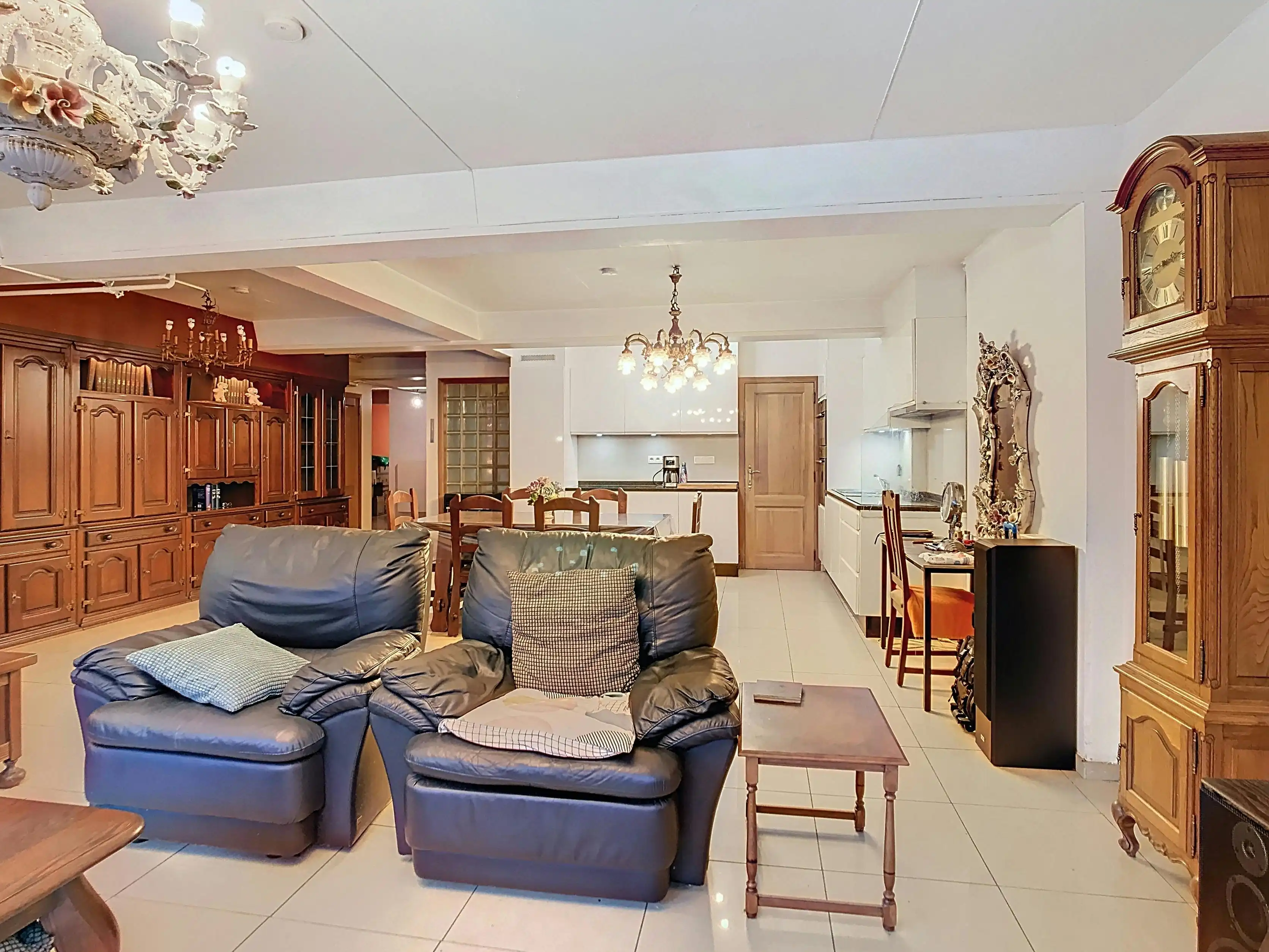 Gelijkvloers appartement met 4 slaapkamers (EPC C-F) foto 9