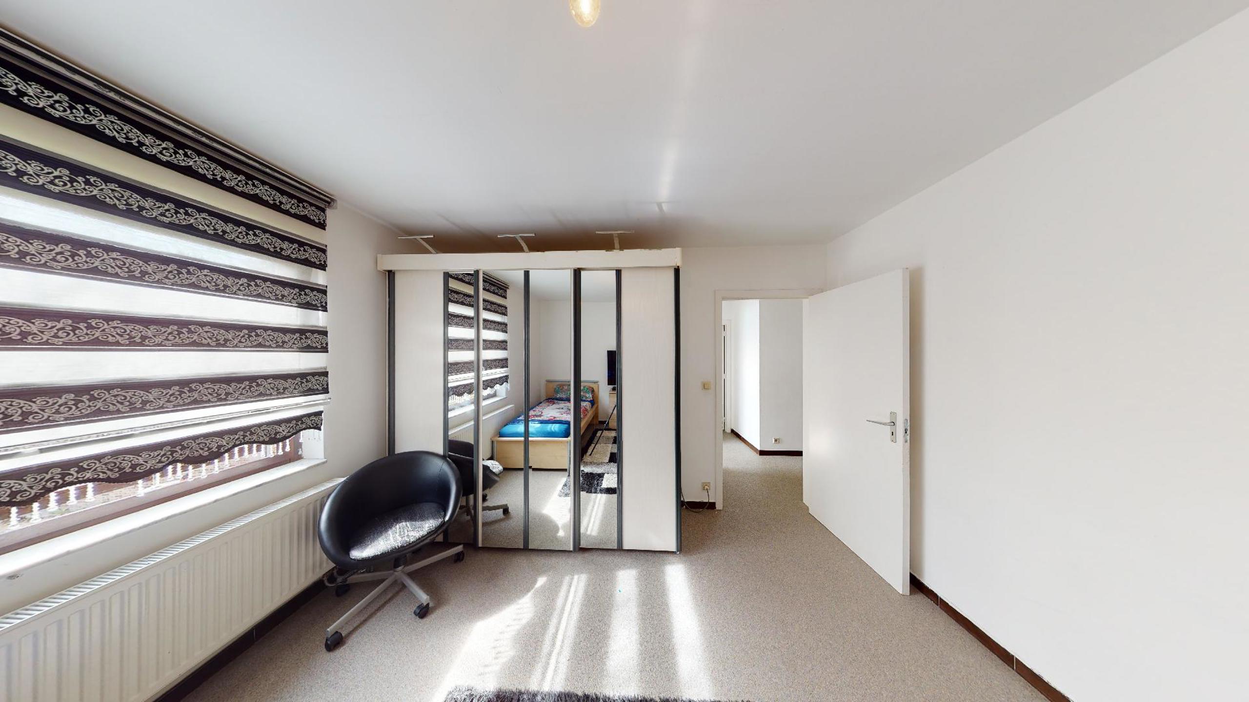 Riant handelspand met apart appartement + parking op toplocatie! foto 25