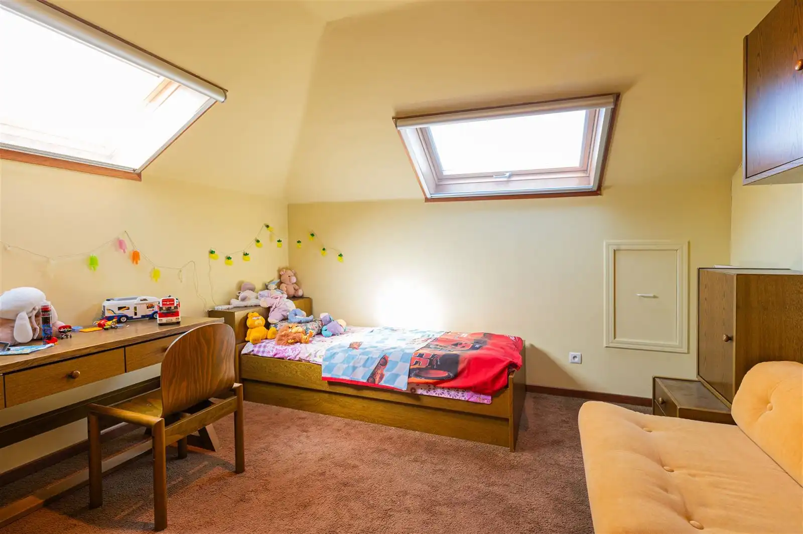 Ruime lichtrijke villa met tuin op 15are50 foto 21