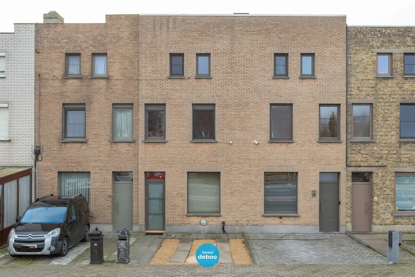 Instapklare gezinswoning met prachtig uitzicht foto 2