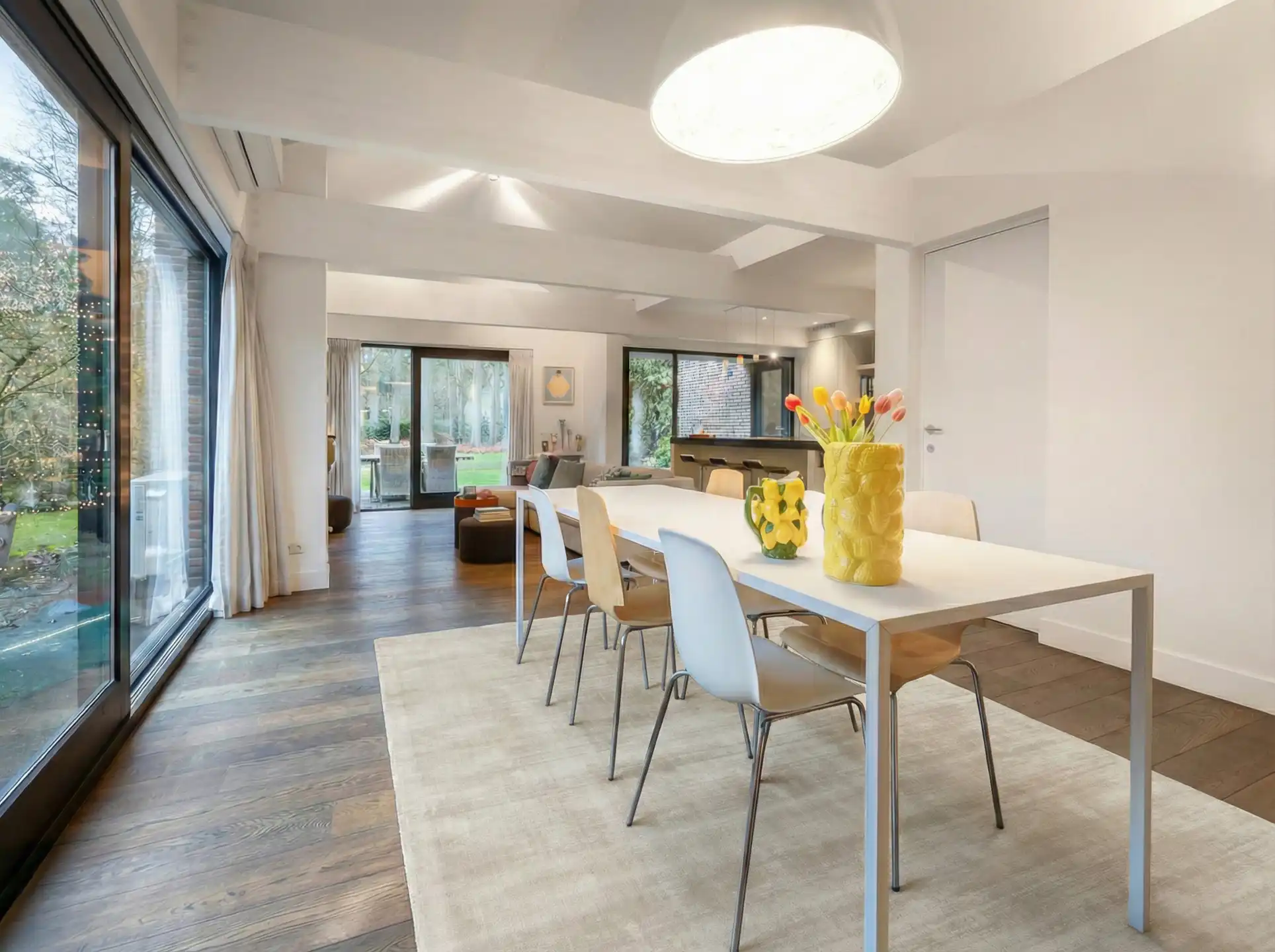 Karakterwoning met brutalistische gevel  in Hof ter Linden foto 7