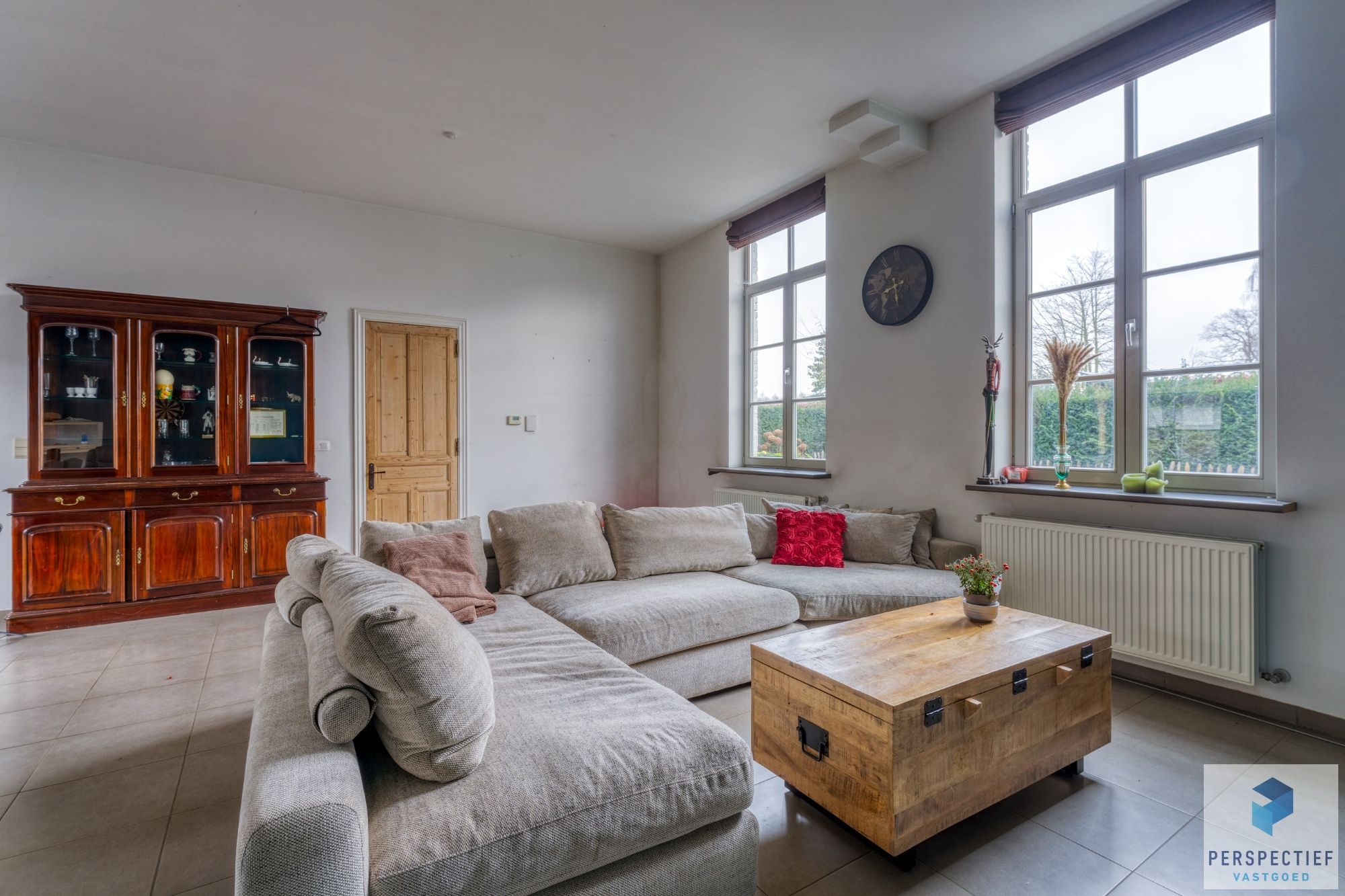 BEZOEKMOMENT ZATERDAG 20/12 VAN 15U TOT 16U30 | Ruime gerenoveerde woning met tuin & 2 privatieve autostaanplaatsen foto 3