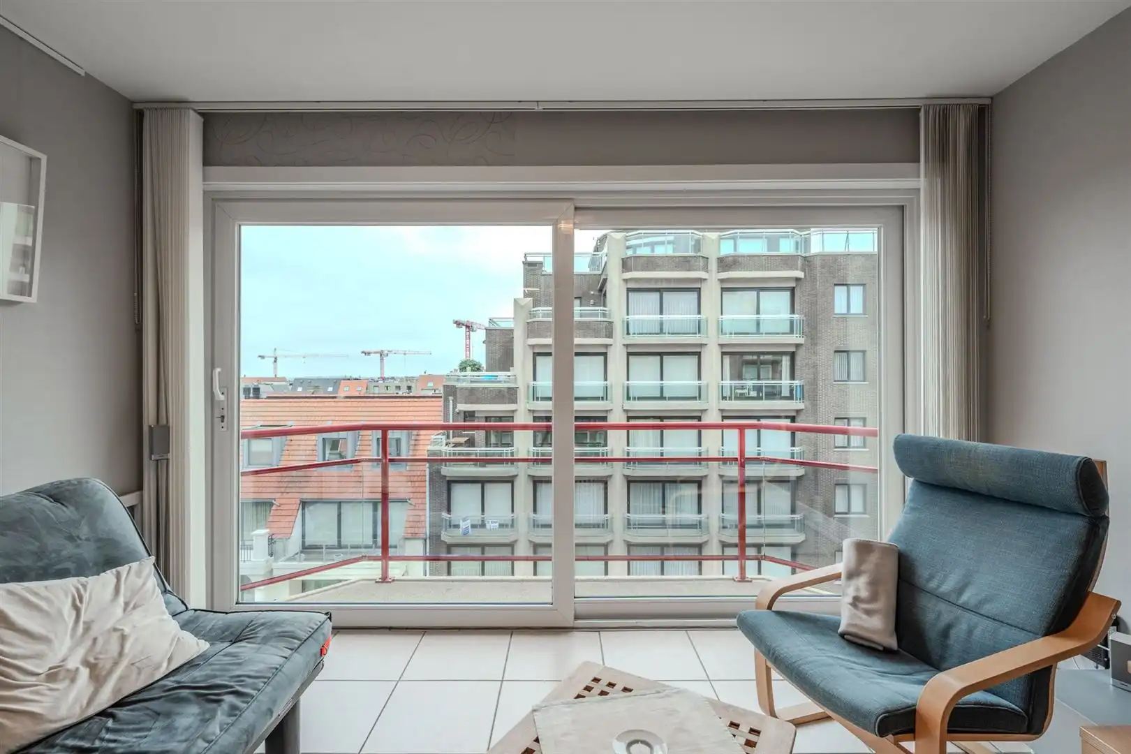 Instapklare studio met zijdelings zeezicht foto 5