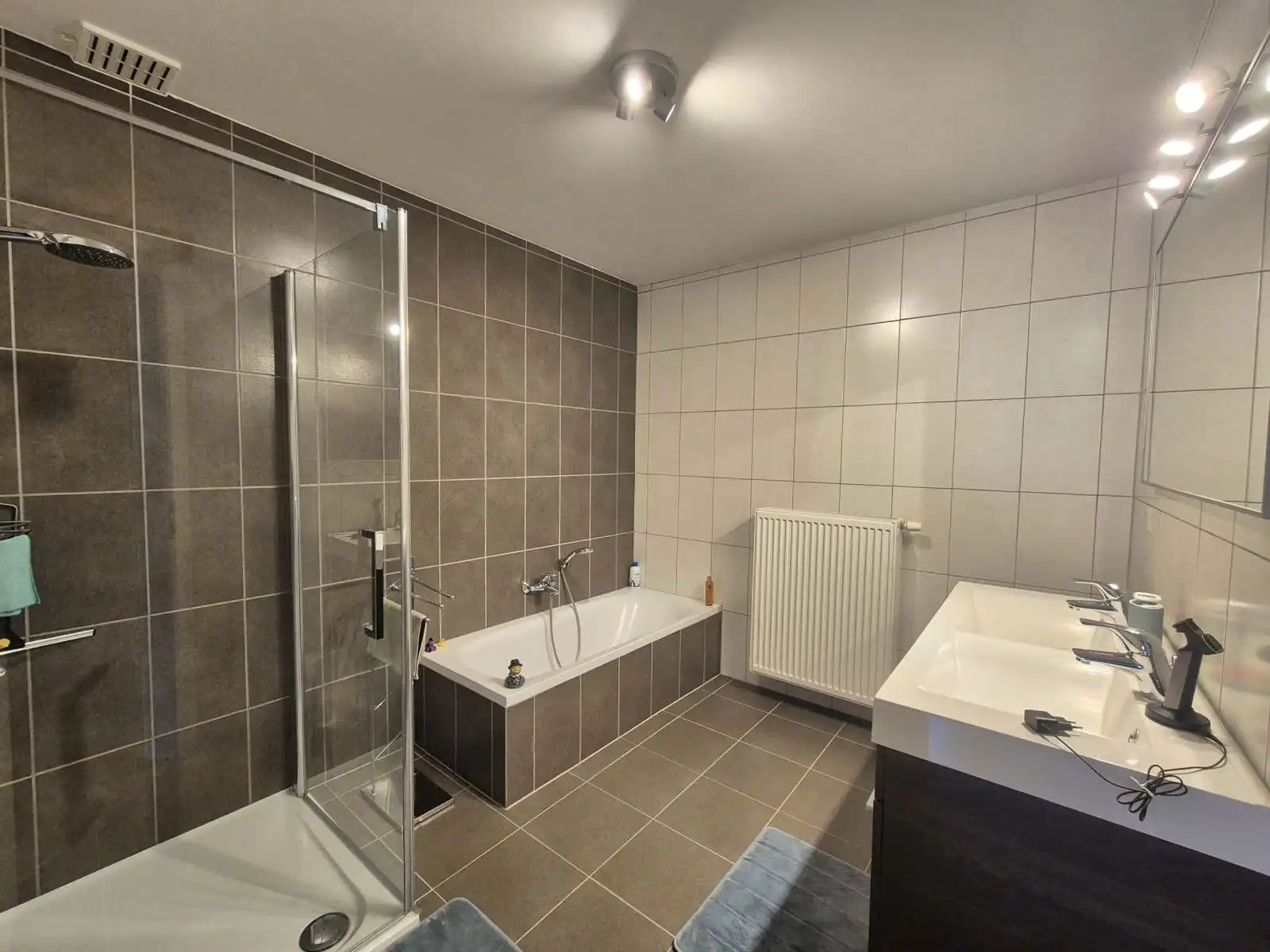 Instapklare rijwoning met 2 slaapkamers, terras en EPC A foto 9