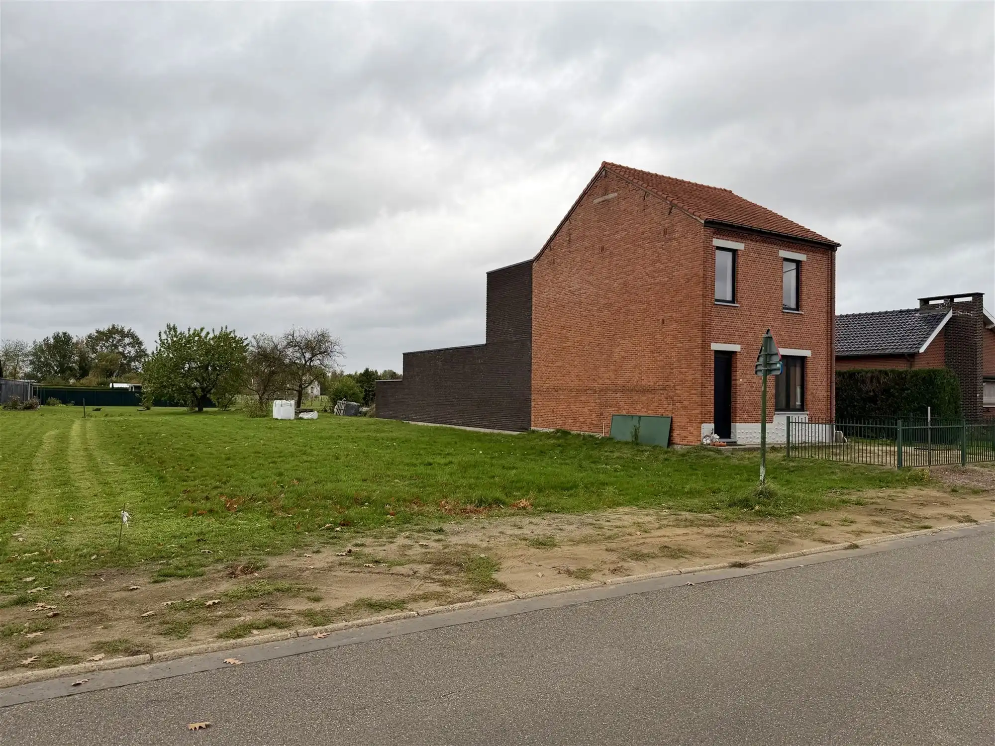 RUIM PERCEEL VOOR HALF OPEN BEBOUWING OP RUSTIGE LIGGING IN GENK foto 6