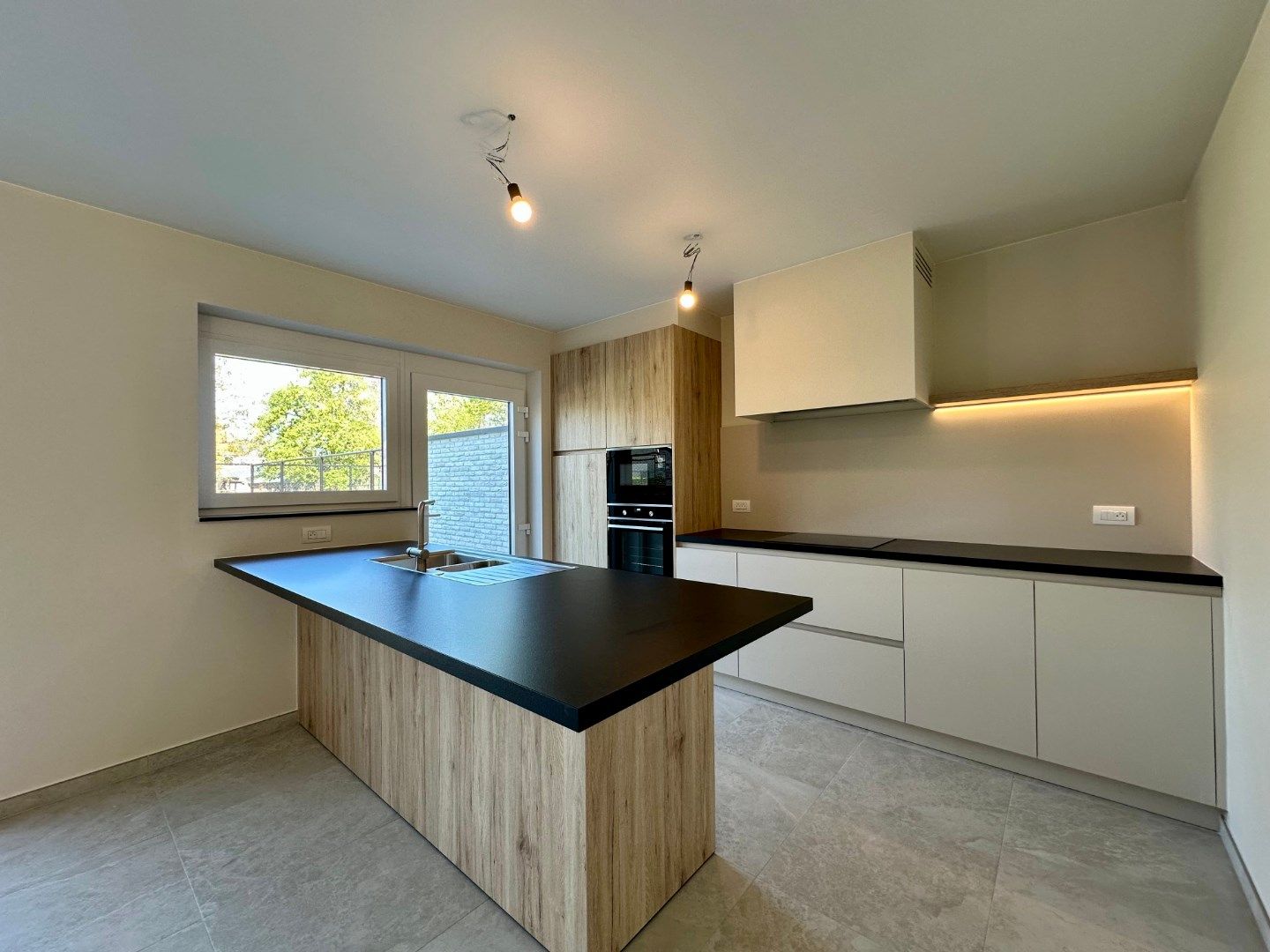 Nieuwbouwwoning in rustige woonwijk foto 5