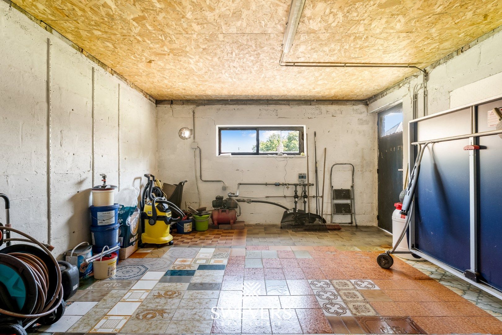 Instapklare gezinswoning met zwembad op prachtig groen perceel te Koersel foto 36