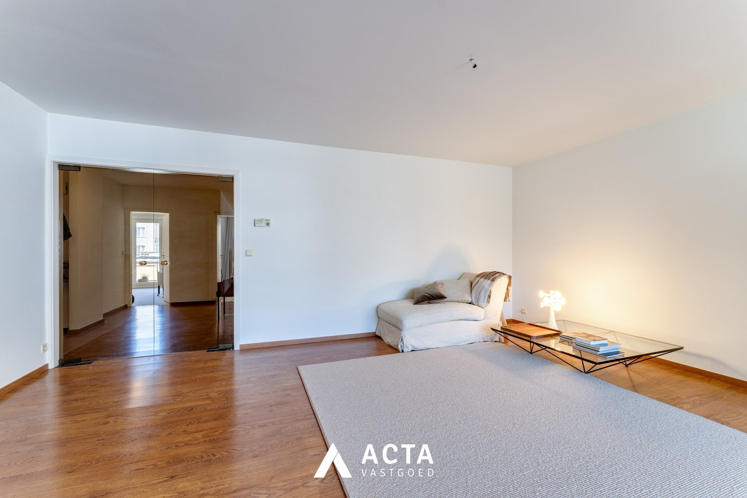 Ruim leefappartement aan het Leopoldpark in Oostende foto 3