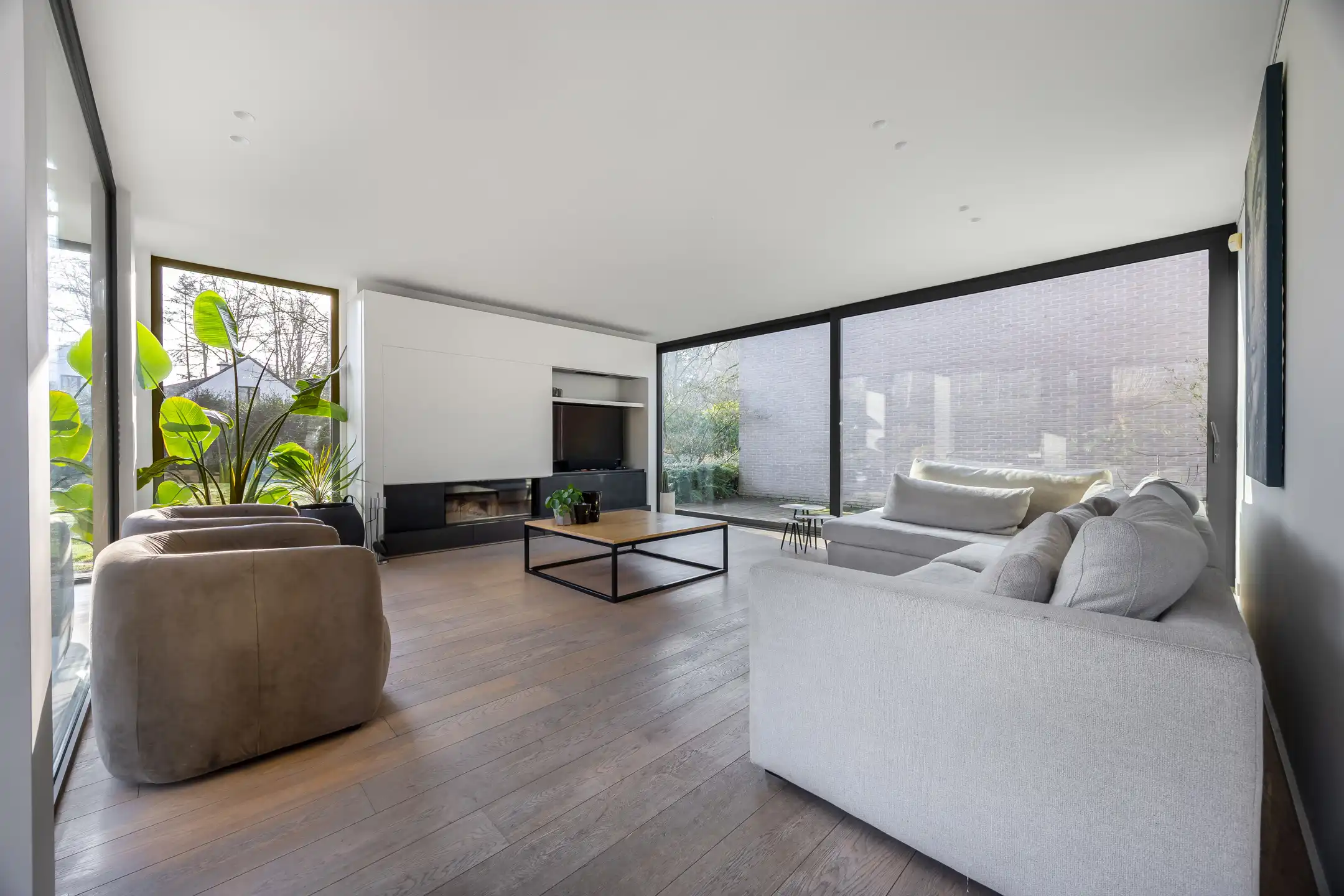 Luxueuze moderne villa met zwemvijver en prachtig poolhouse foto 10