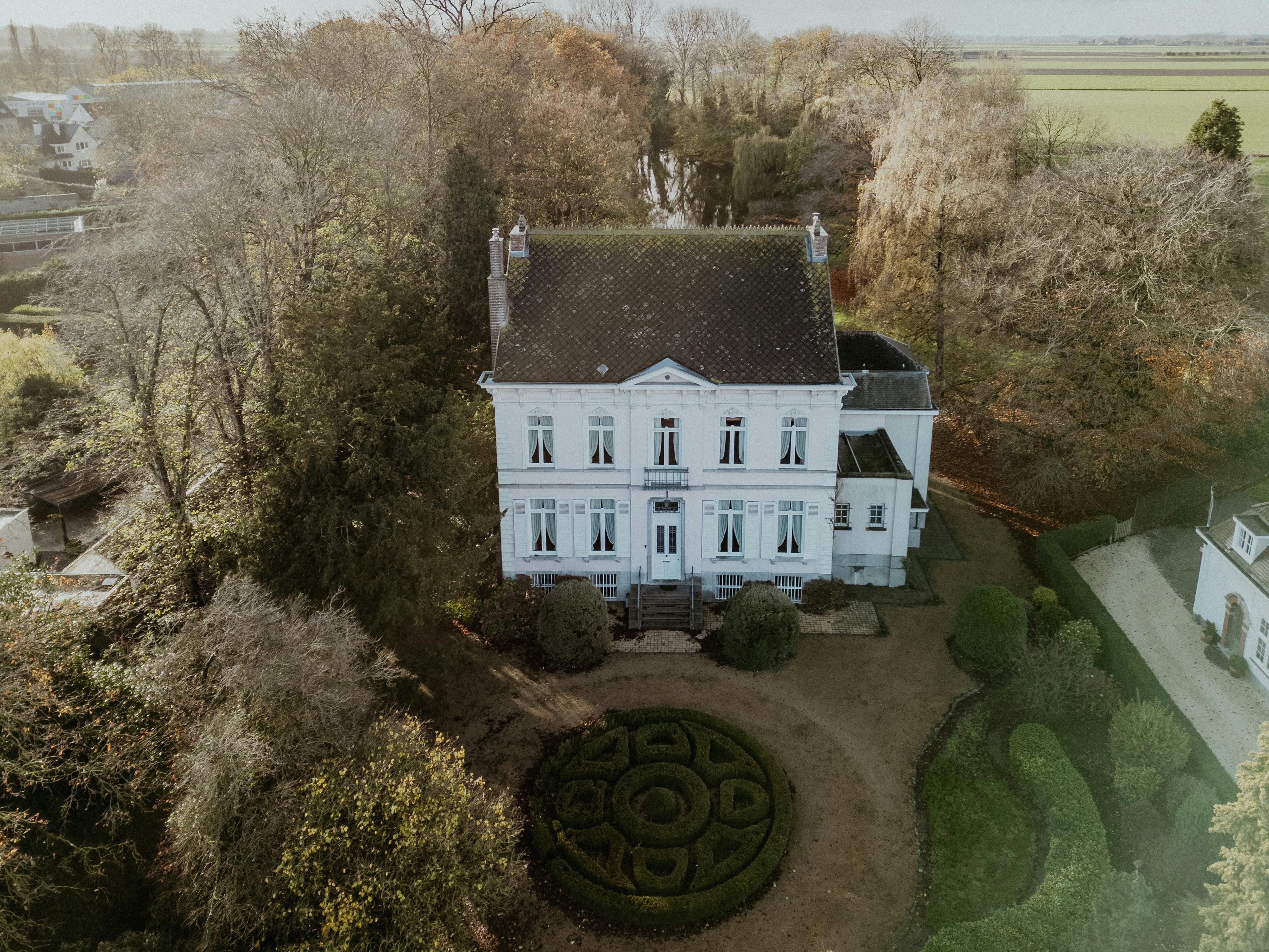 Hoofdfoto van de publicatie: Majestueus wonen Kasteel Stoffelt te Watervliet