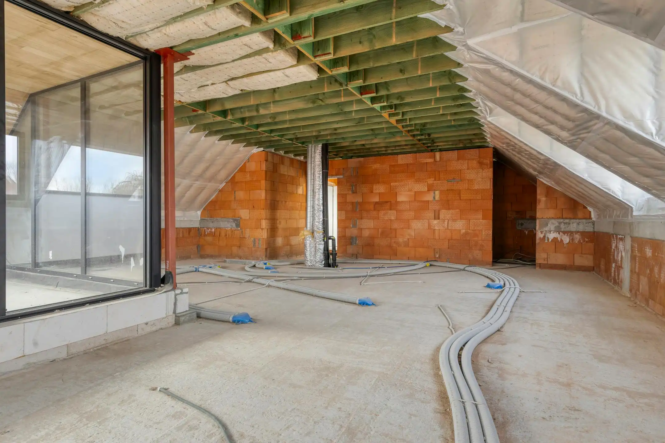 Unieke casco loft (237 m²) met terras in St-Martens-Bodegem foto 6