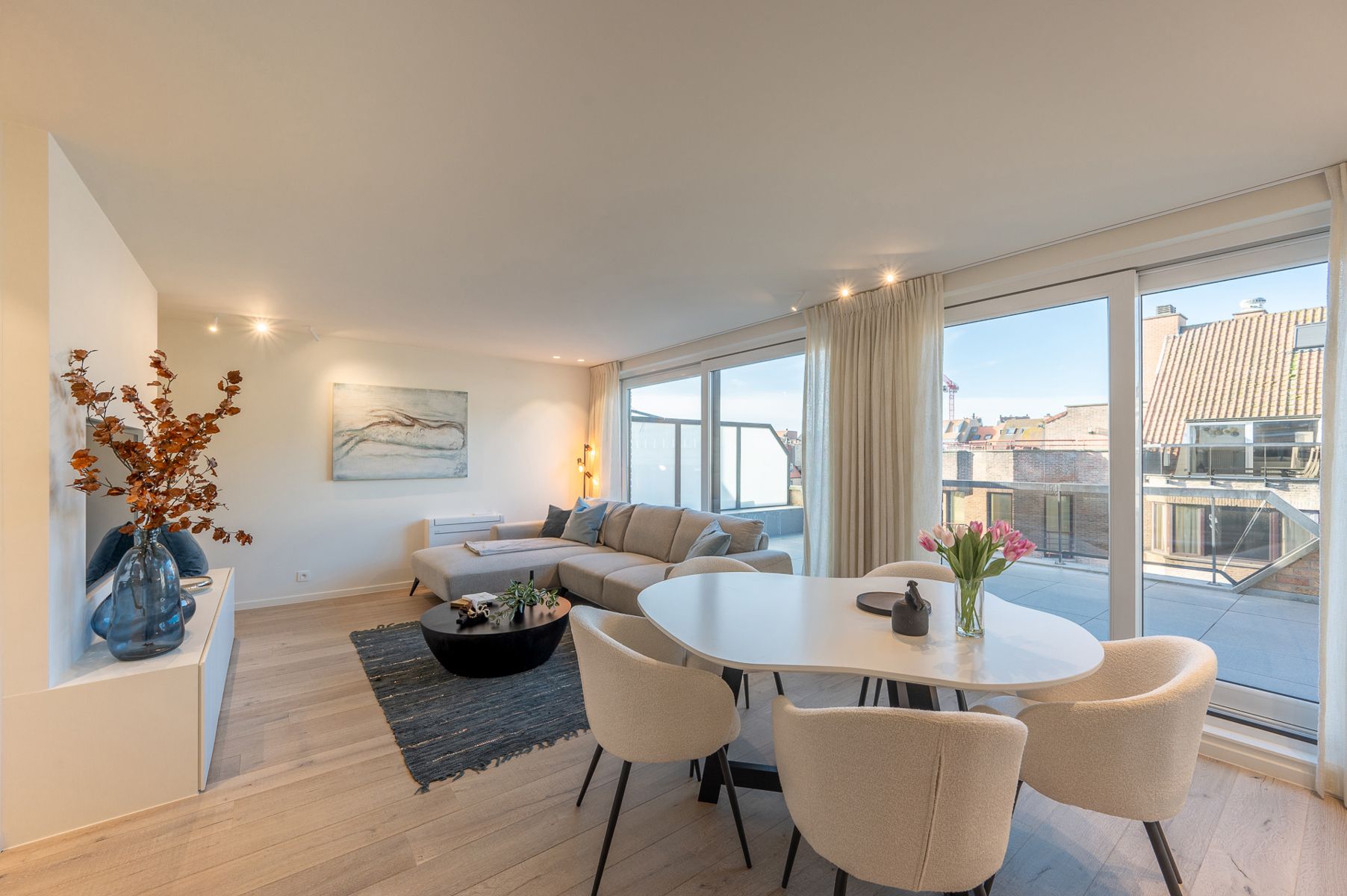 Gerenoveerde penthouse op enkele stappen van het strand foto 1