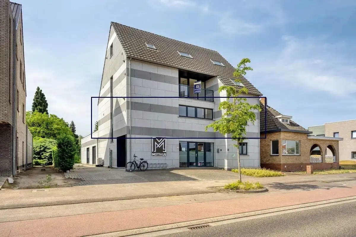INSTAPKLAAR APPARTEMENT MET 2 SLPK'S  VAN 112M²  MET 2 SLPK'S  EN RUIM TERRAS IN KERMT (HASSELT) foto 4
