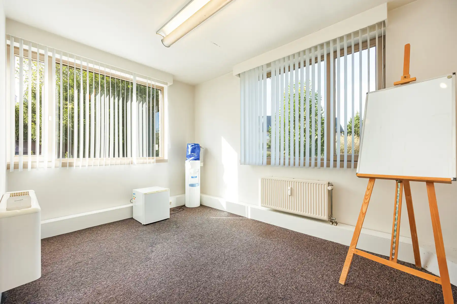Ruim handelspand/investeringspand (ca194m²) met 3 autostaanplaatsen, gelegen langs de ring van Turnhout. foto 10