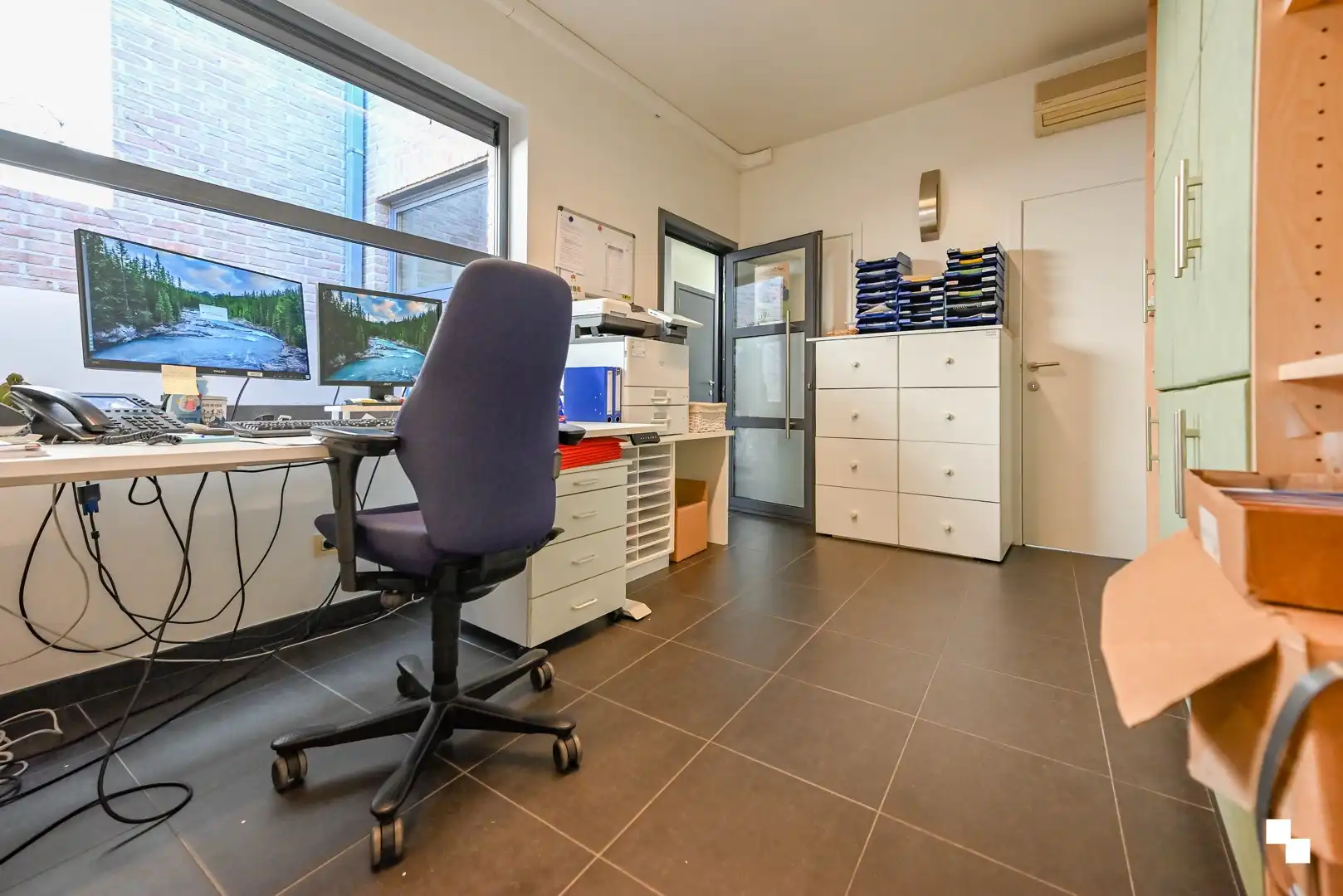 Commerciële ruimte van ca. 188 m² in centrum Izegem foto 5