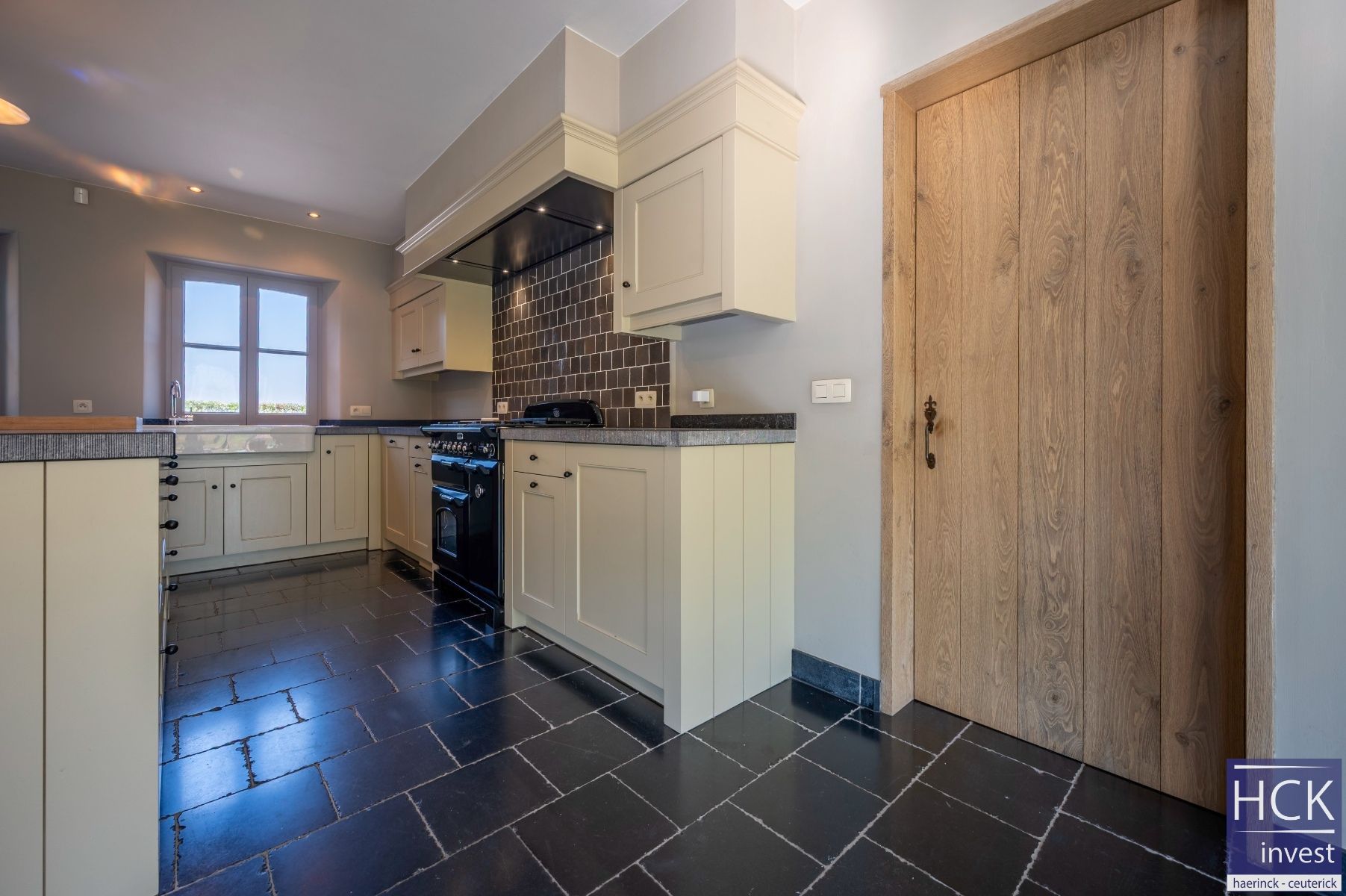 KRUISHOUTEM - Exclusieve landelijke woning met bijgebouwen, high-end afwerking!! foto 13
