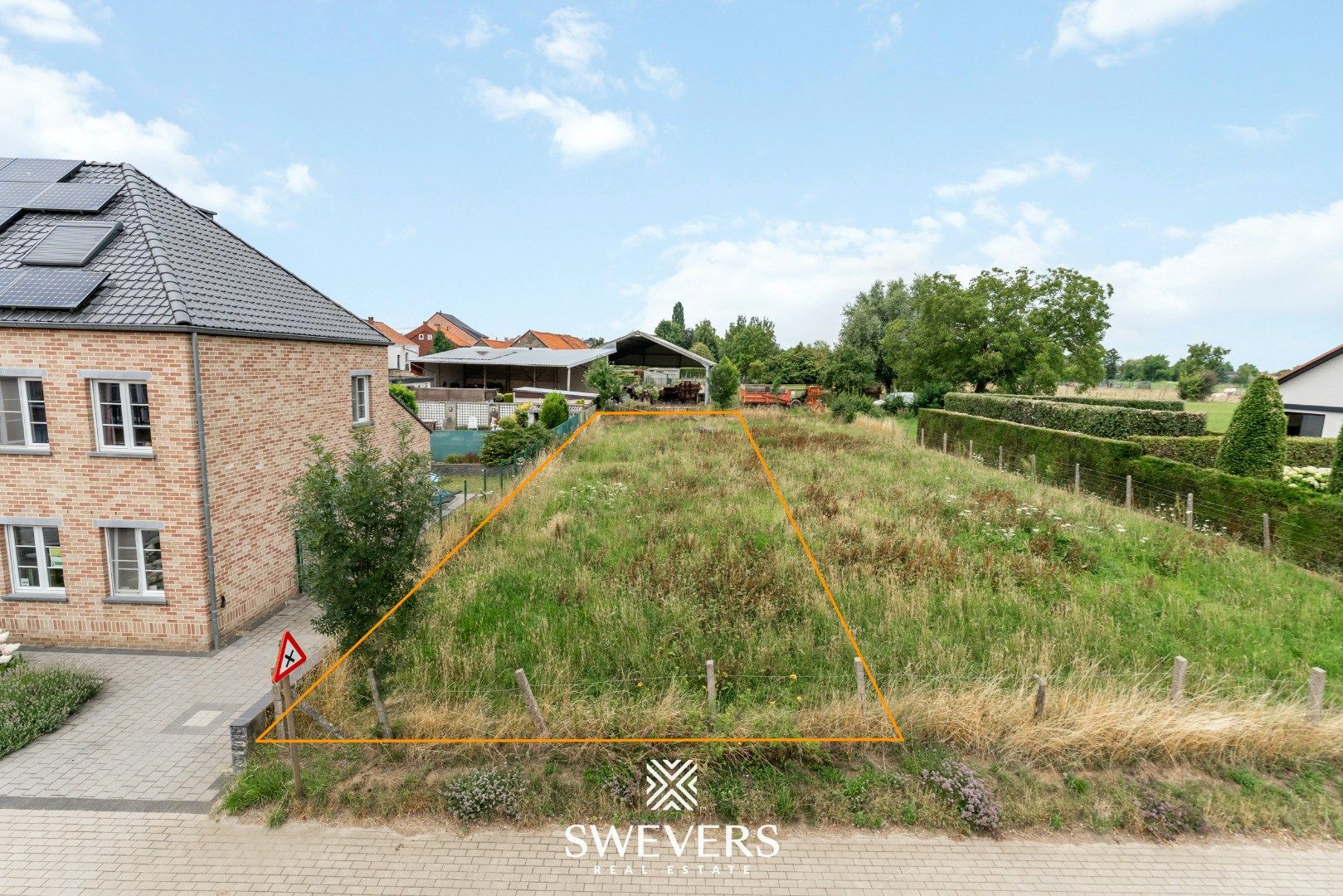 Charmant gelegen bouwgrond voor halfopen woning in Riemst foto 2