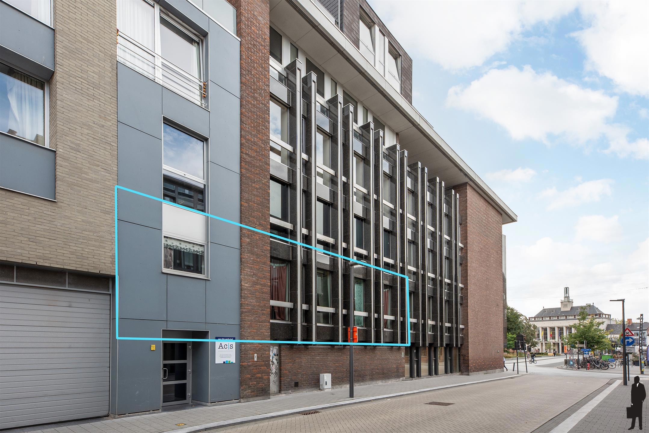 Investeringsappartement met 2 slpk - Turnhoutse Grote Markt foto {{pictureIndex}}