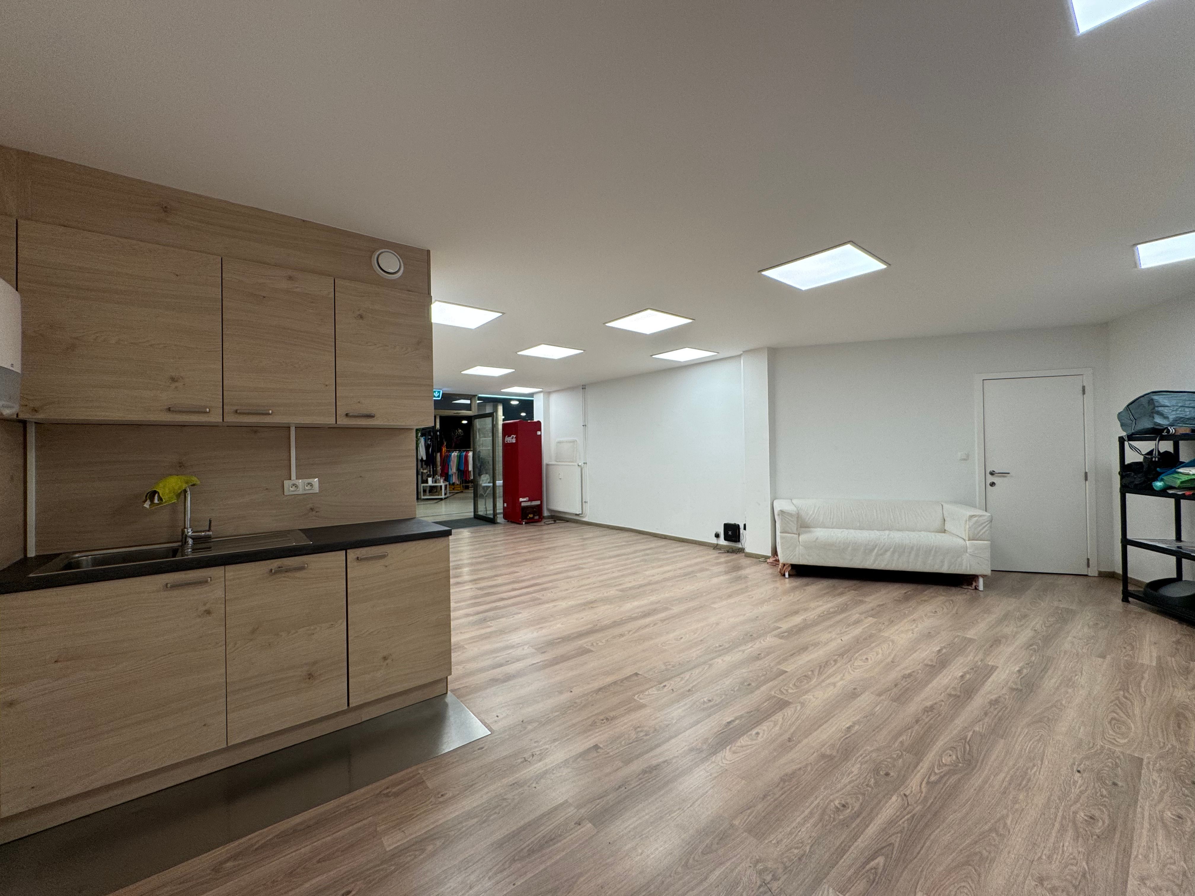 Winkel 55m² in Permeke Galerij foto 6