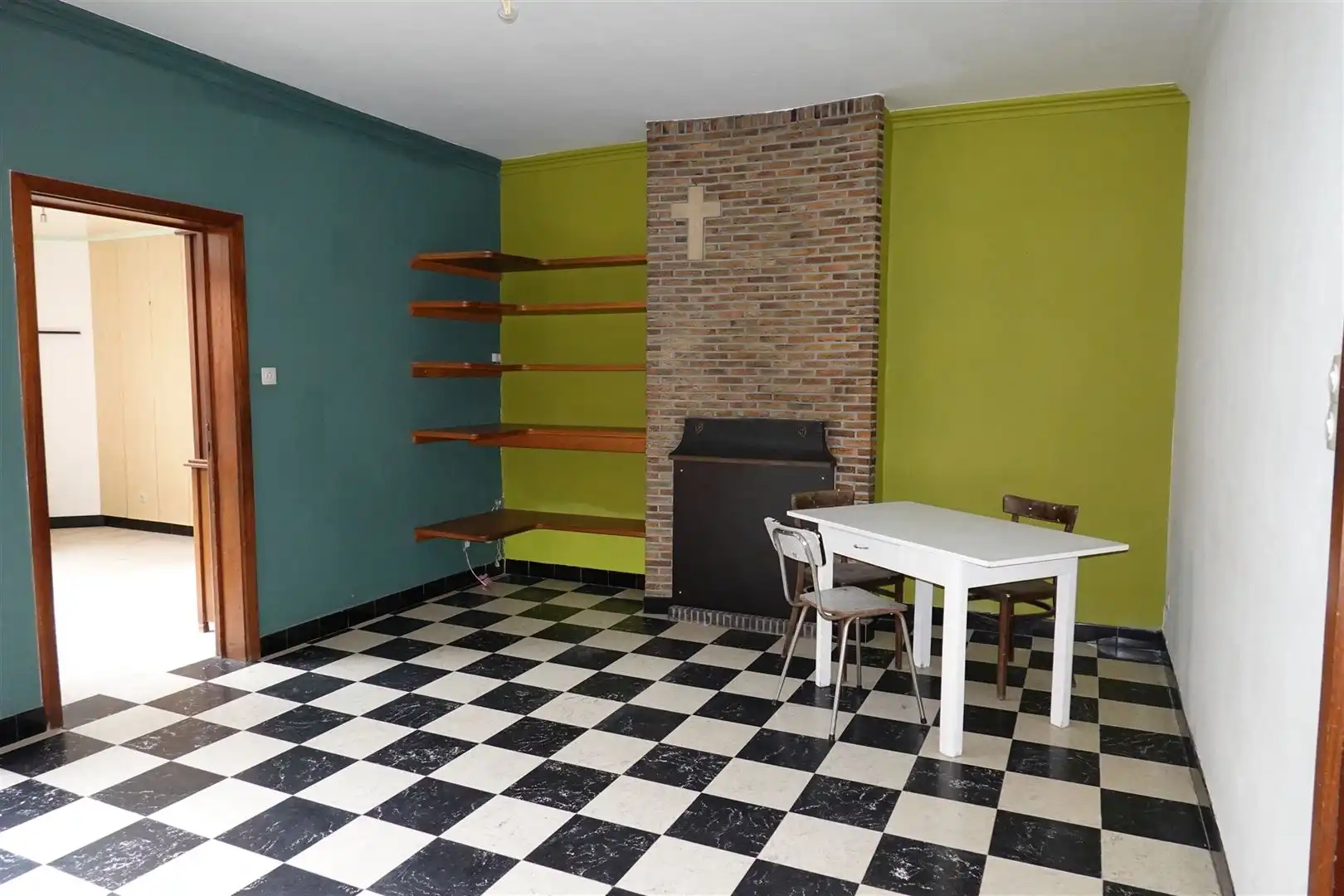 Rustig gelegen, ruime woning met 4 slaapkamers en tuin. foto 3