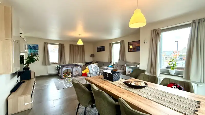 Ruime duplex met 2 slaapkamers en terras foto 2