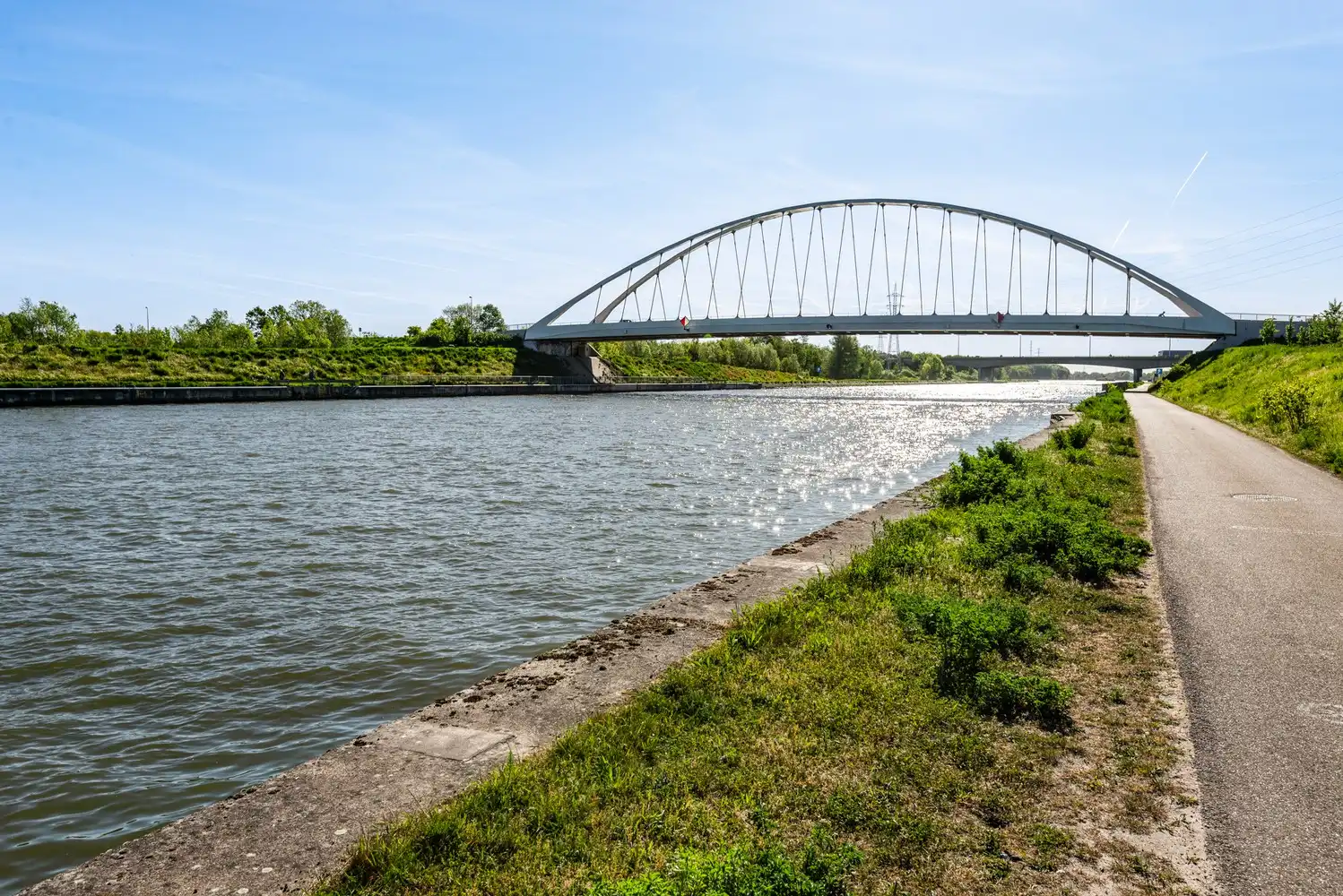 Ruime te renoveren woning met achterliggend weiland (4042m²) te Oelegem! foto 25