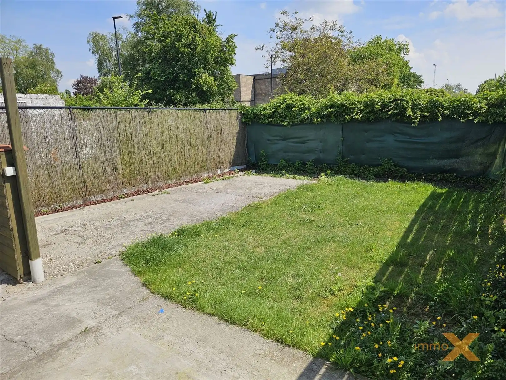 GEZELLIGE DORPSWONING MET TUINTJE foto 25