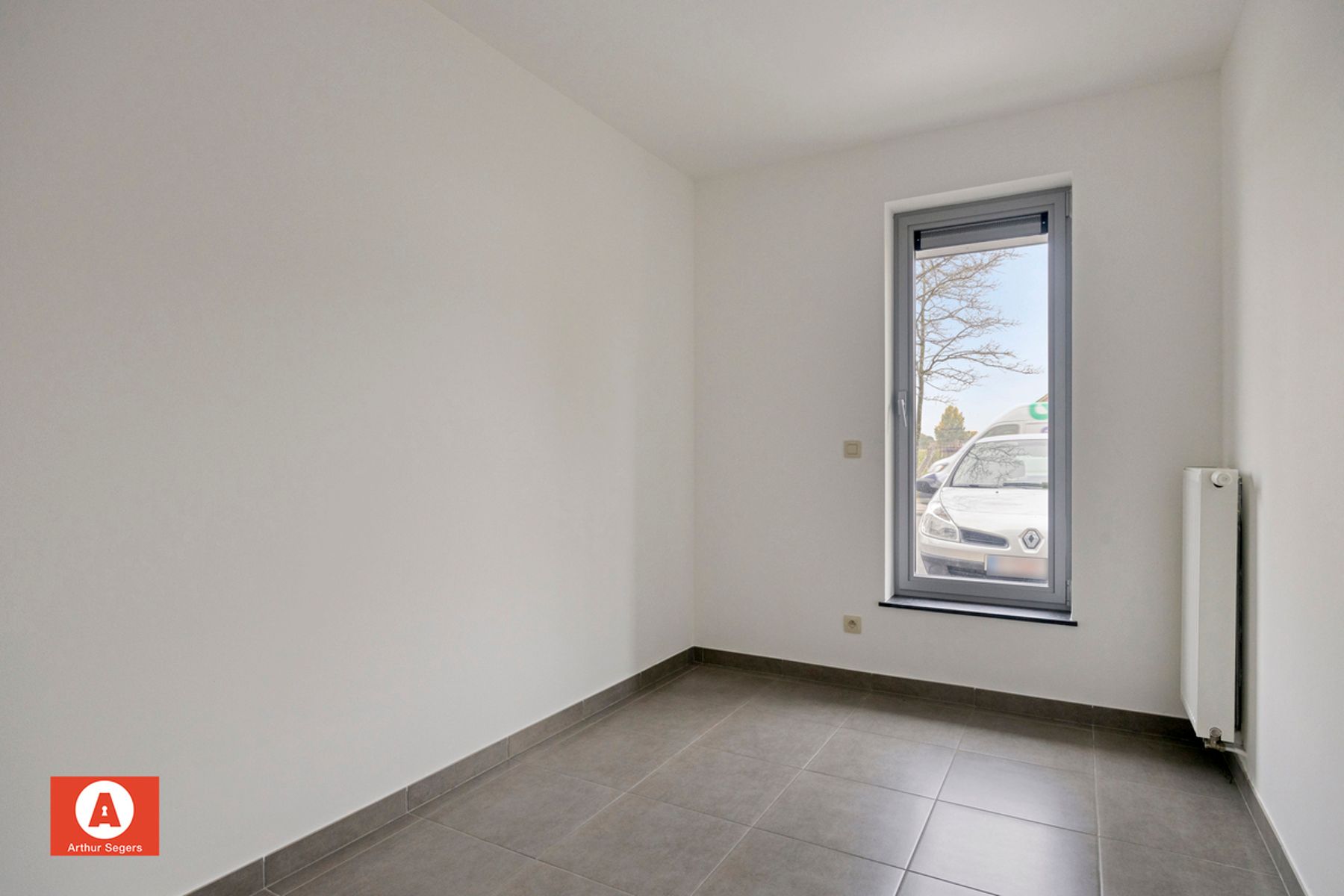 Recent Gelijkvloers appartement met tuin en parkeerplaats. foto 13