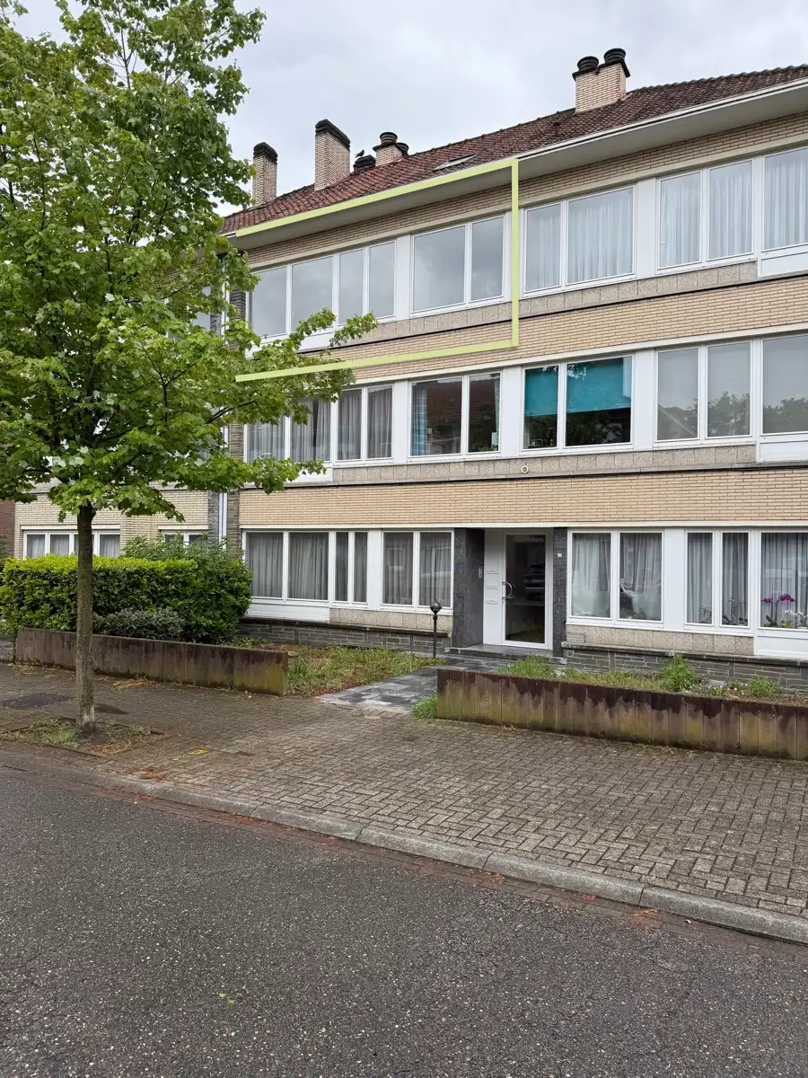 Instapklaar 2-slpk appartement met garage foto {{pictureIndex}}
