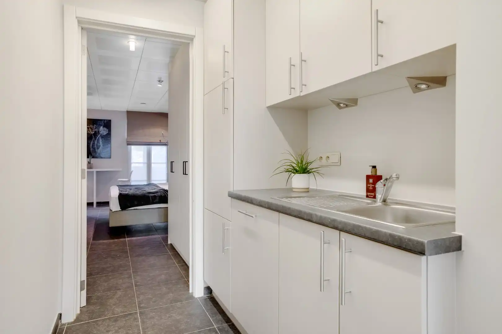 Gemeubelde gelijkvloerse studio in het centrum van Kasterlee-Lichtaart! foto 10