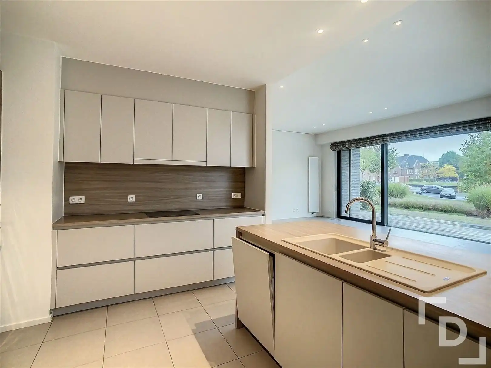 Energiezuining appartement met tuin en parkeerplaats foto 4