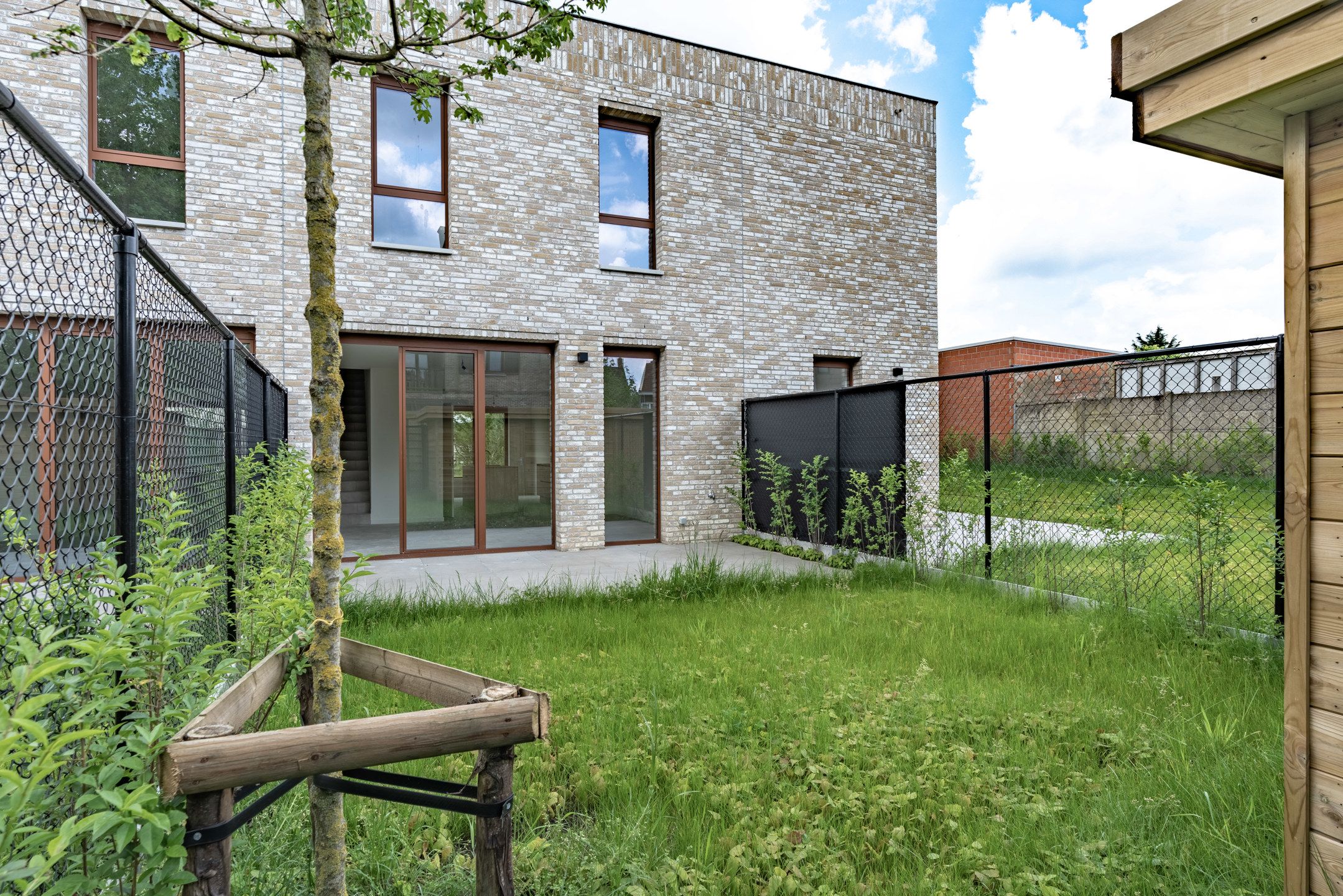Laatste toffe zuinige dorpswoning met 3 slpks en prive tuintje foto 2
