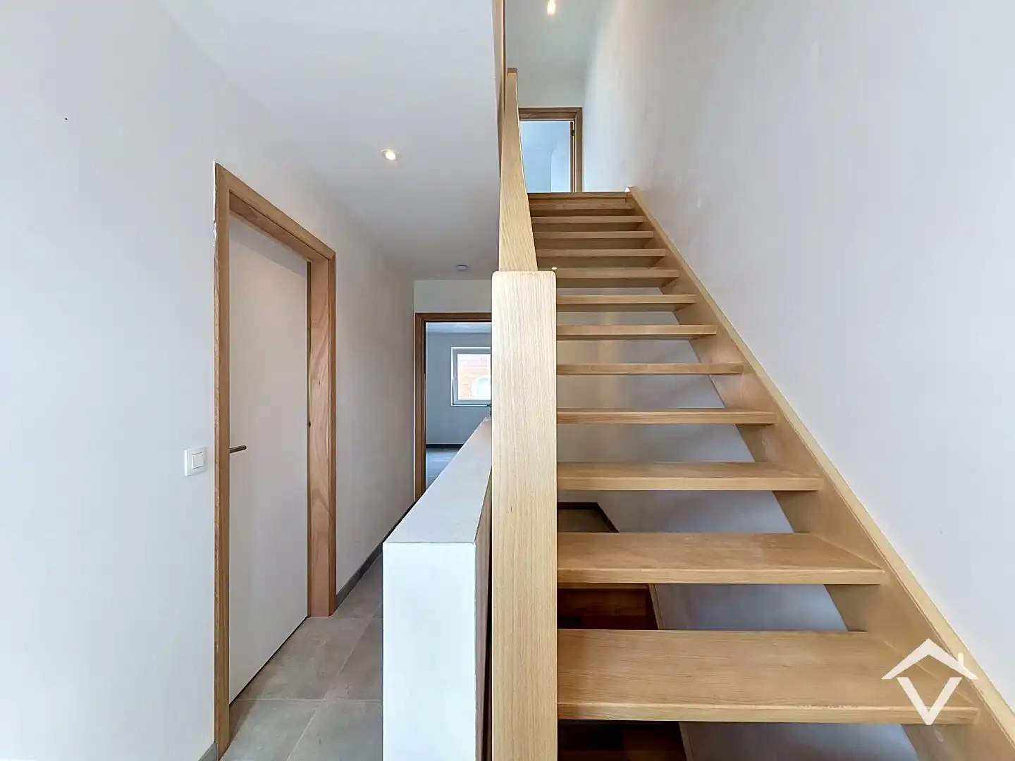 Centraal gelegen nieuwbouwwoning met 3 slaapkamers, tuin en overdekte autostaanplaats foto 17