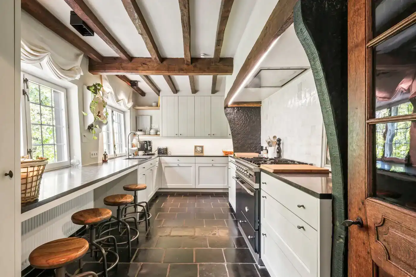 Exclusieve landelijke villa met paardenaccommodatie op ca 1,6ha foto 12