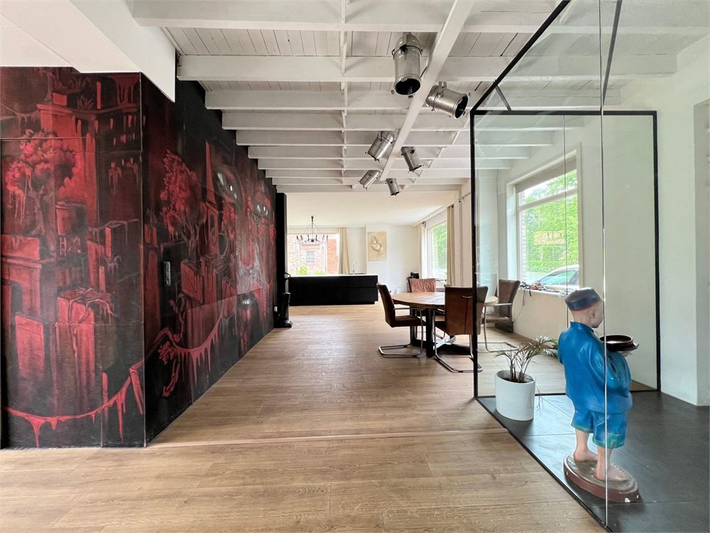 Instapklare woning met veel potentieel! foto 2