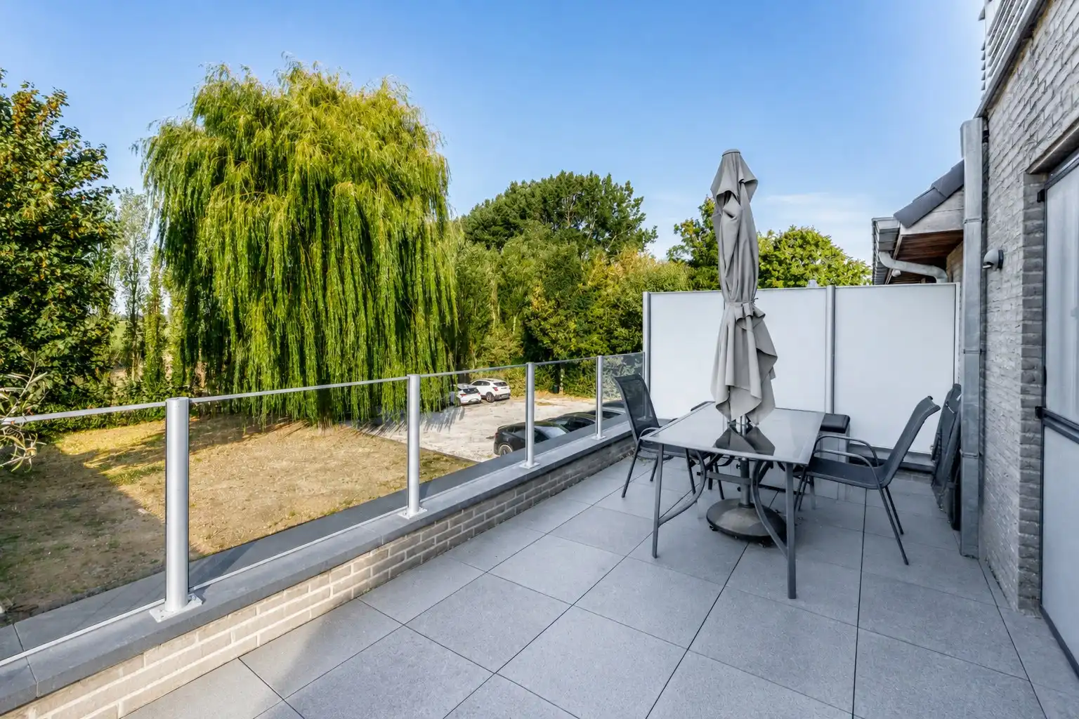 Ruim en lichtrijk 3 SLK duplex appartement foto 4