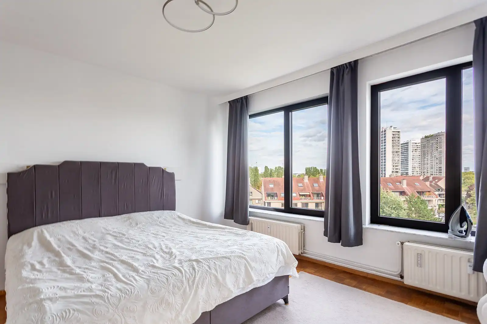 Mooi gerenoveerd 3-slaapkamerappartement met 2 terrassen, garage en 2 kelderbergingen foto 17