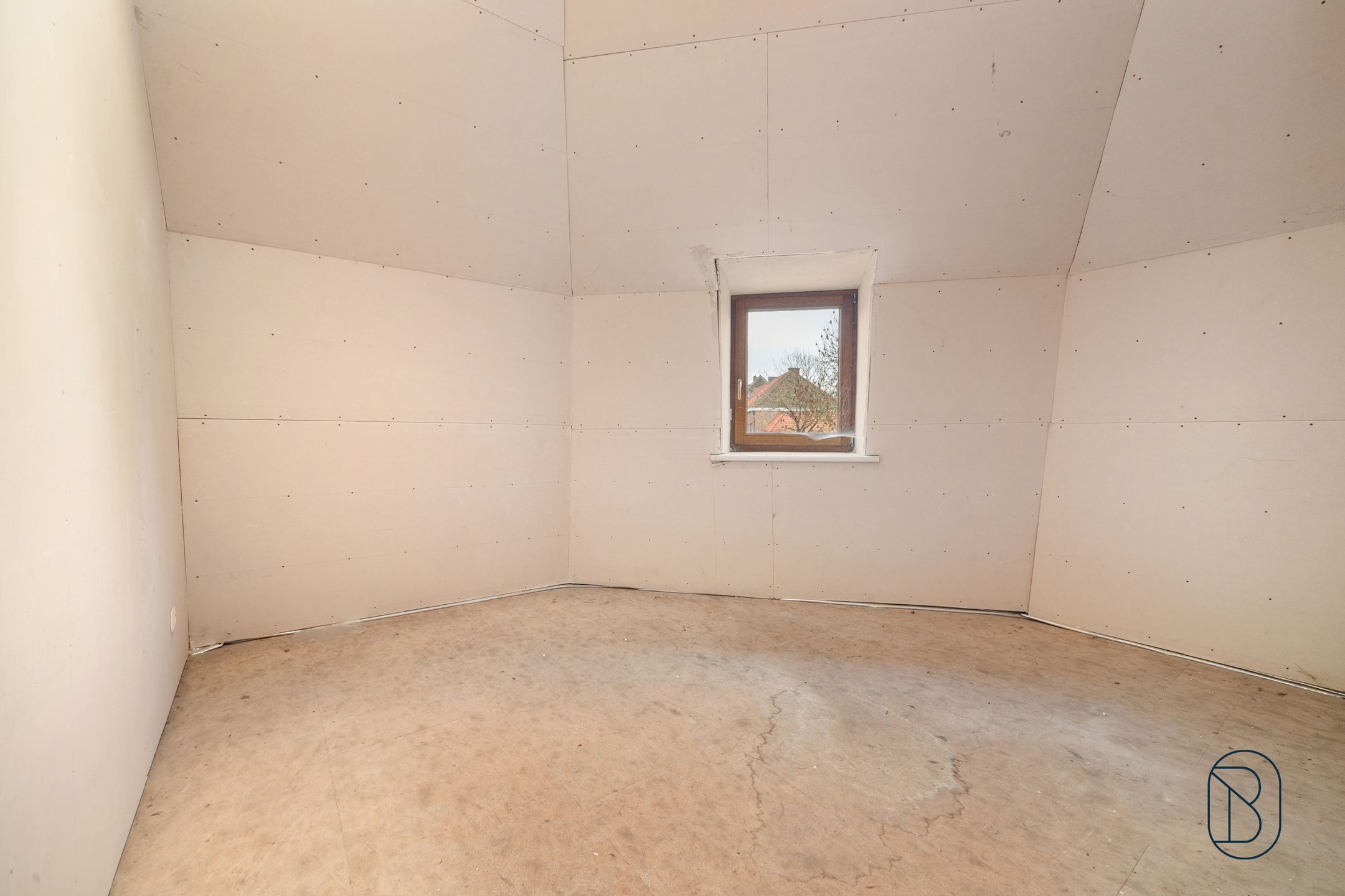 Topgelegen HOB met parking, veel potentieel!  foto 15