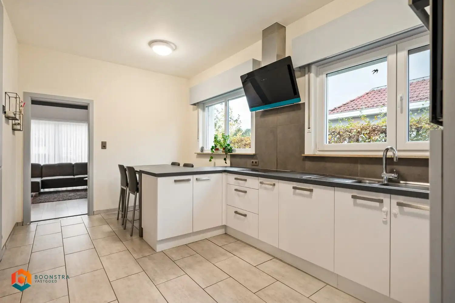 Leuke gezinswoning met 4 slpkrs en leuke tuin (1200 m²) foto 8