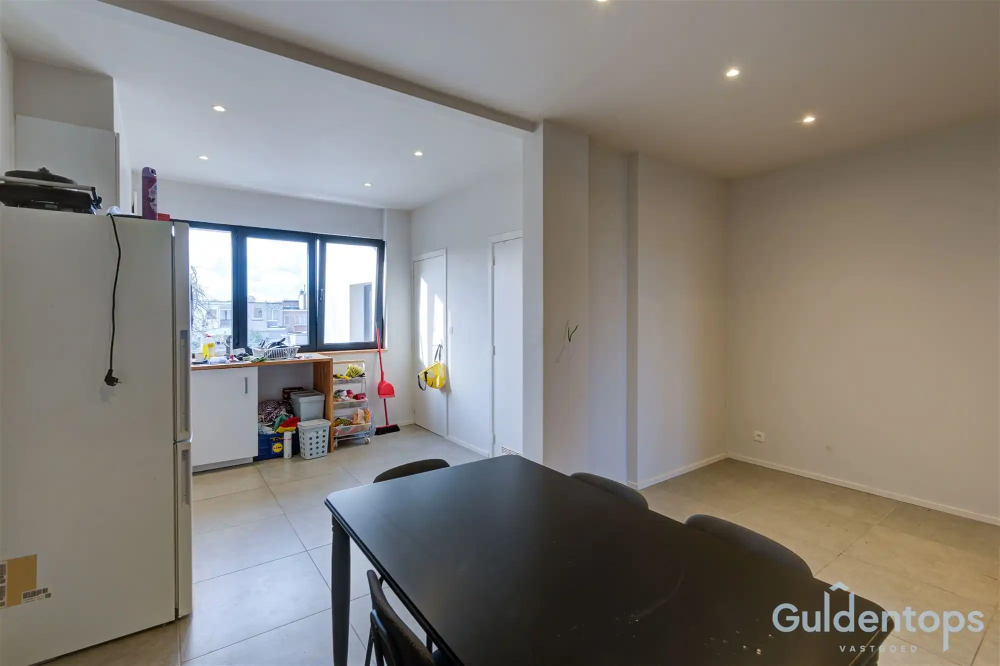 Knap gebouw bestaande uit 2 appartementen én magazijn foto 5