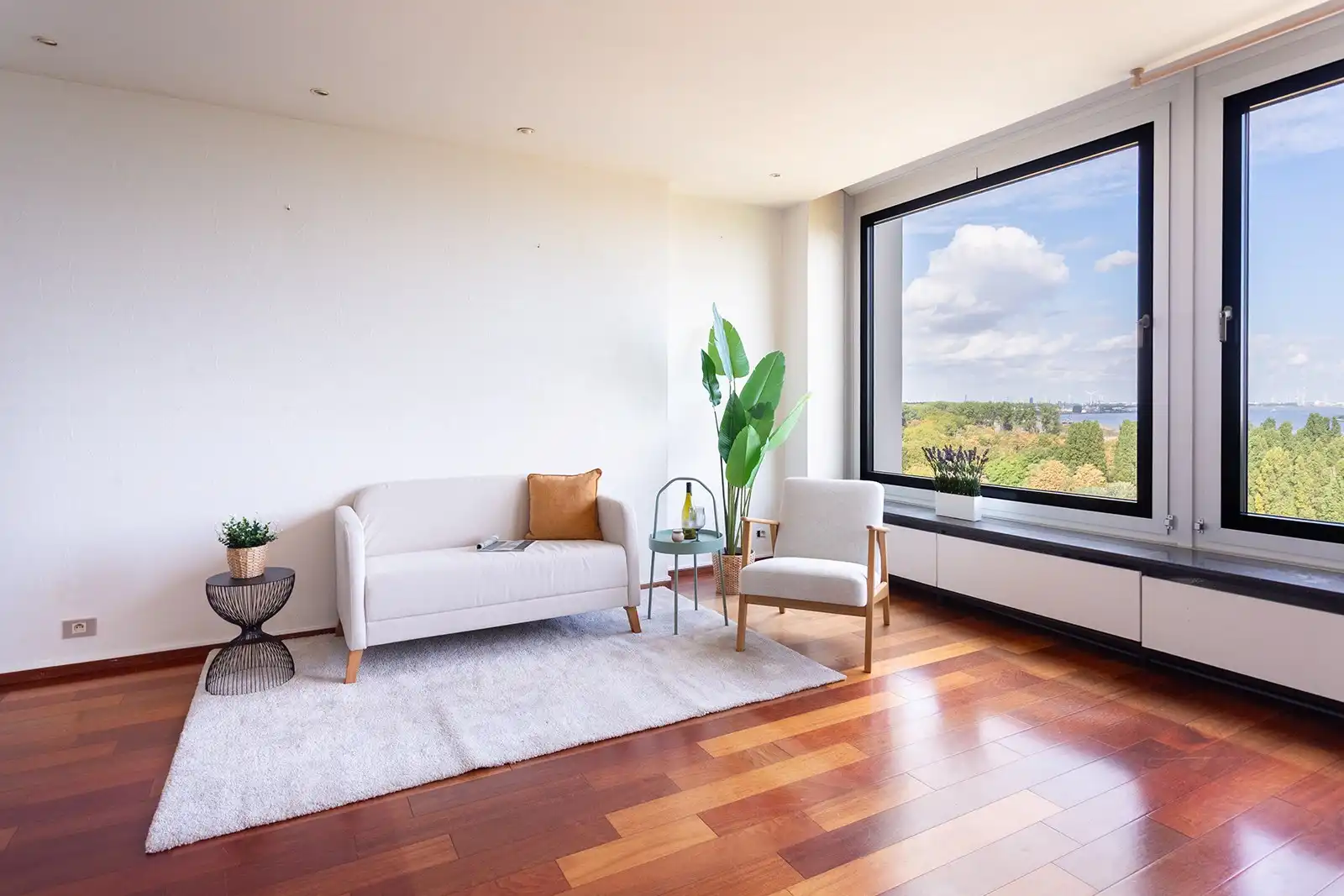 Lichtrijk 2-slaapkamerappartement met ruim terras en panoramisch uitzicht foto 3