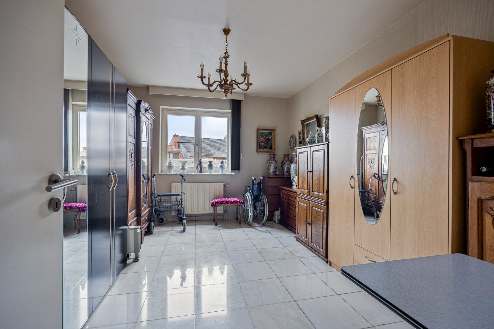 Ruim appartement met zicht op de middeleeuwse Wallen te Tongeren - Verkoop met lijfrente foto 24