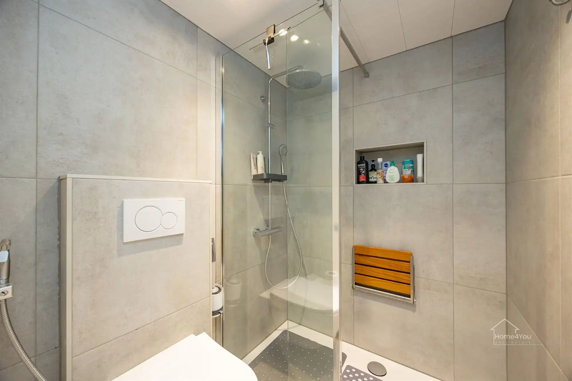 Gerenoveerde woning te koop in Merksem! foto 7